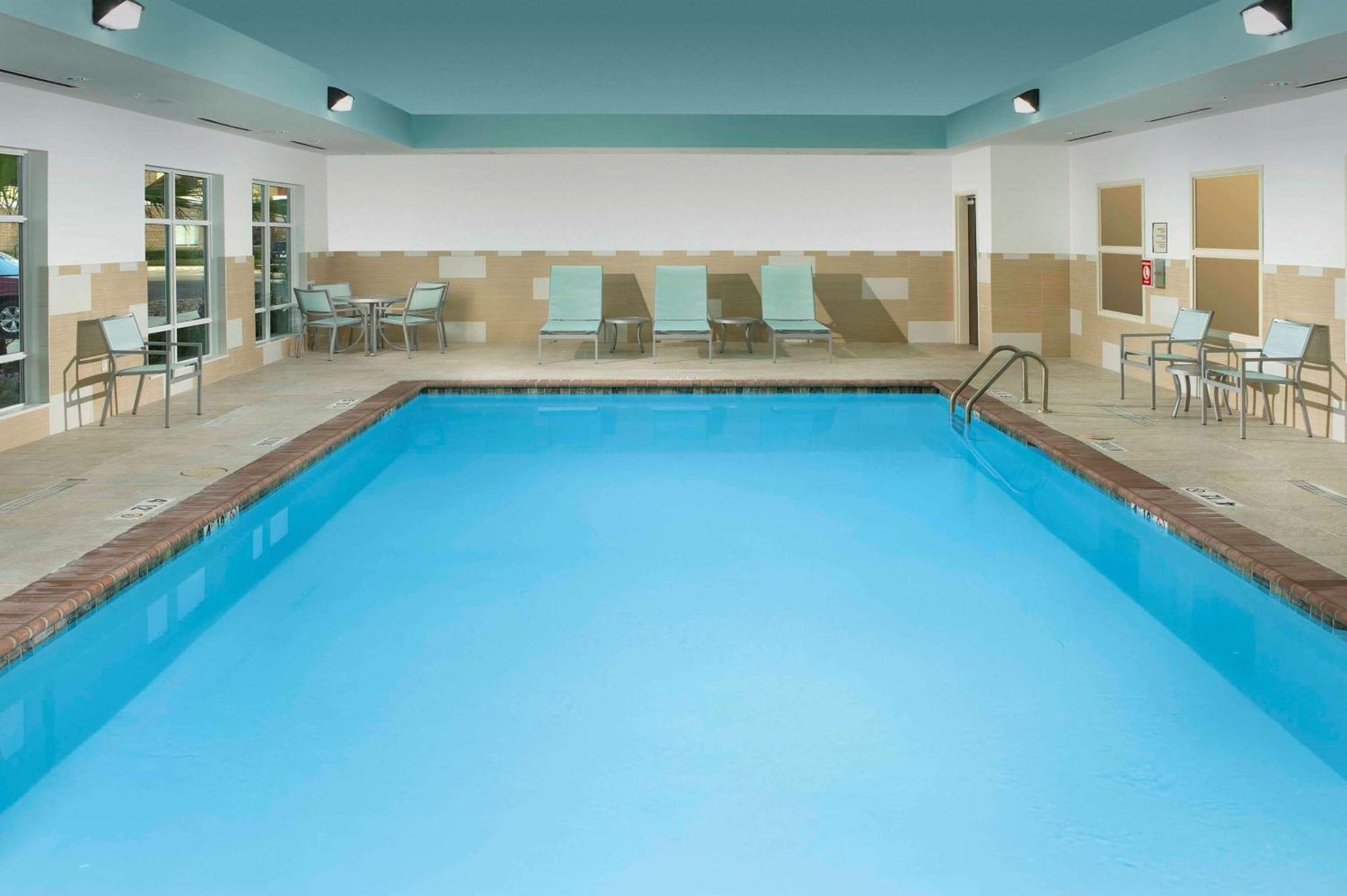 Homewood Airport Hotel 3*