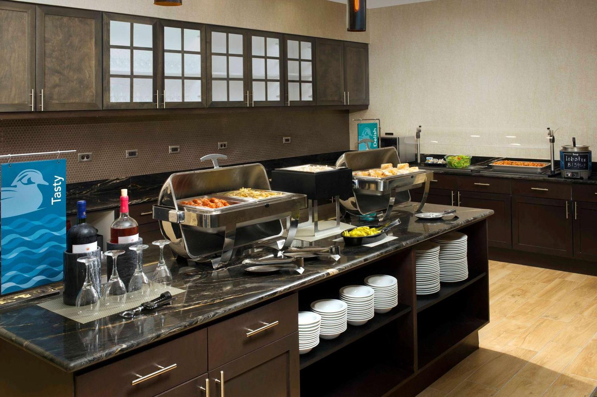 Hotel Homewood Airport 3*