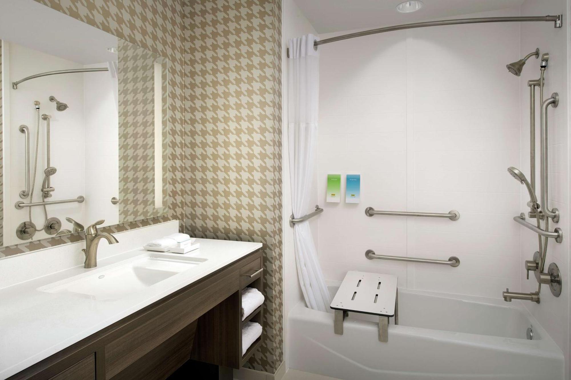 Home2 By Hilton Lackland Seaworld Hotel 3*