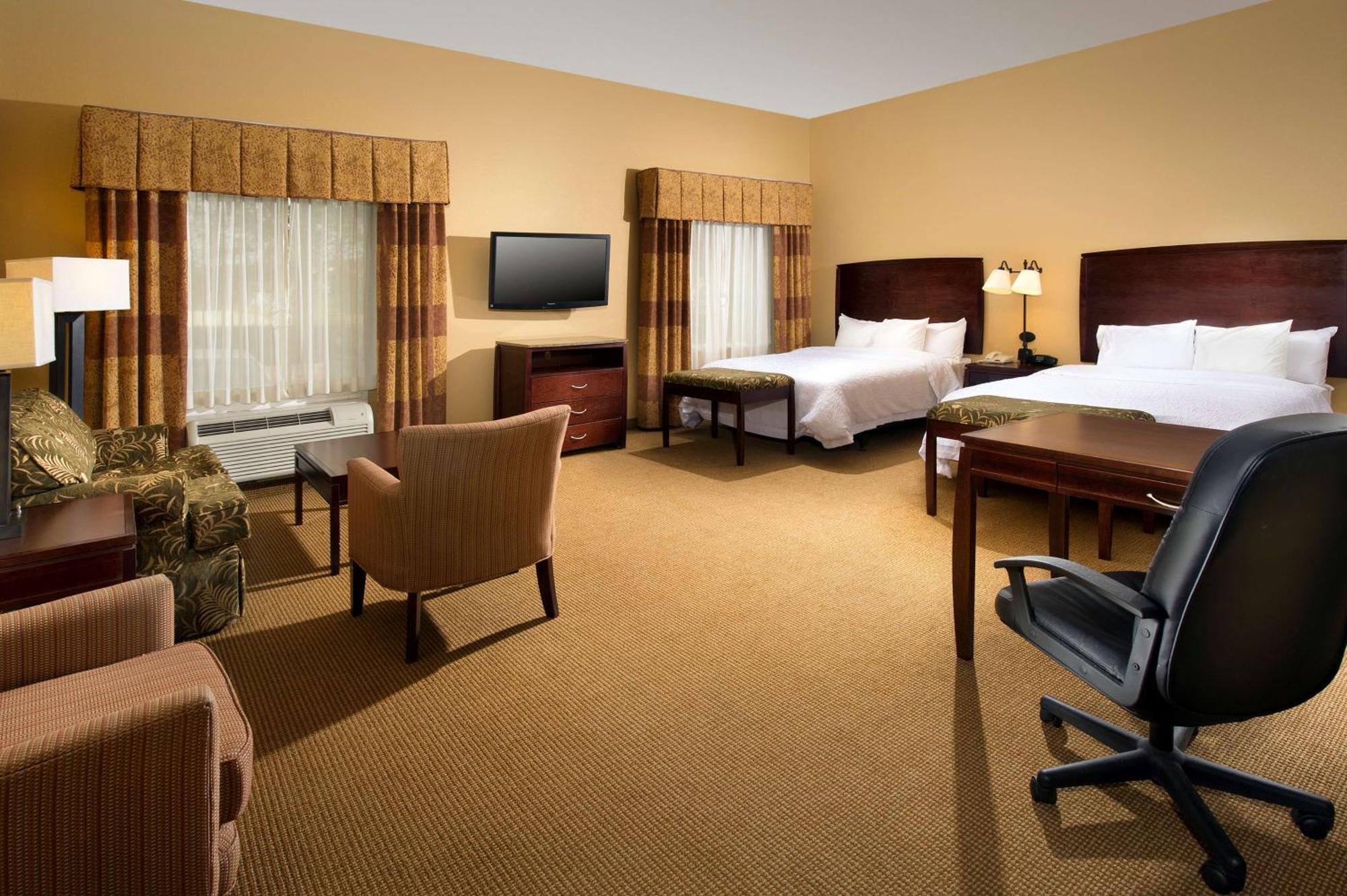 Hotel Hampton And Airport