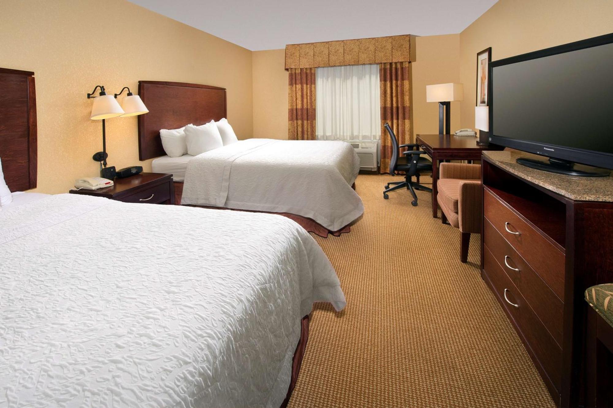 Hampton And Airport Hotel