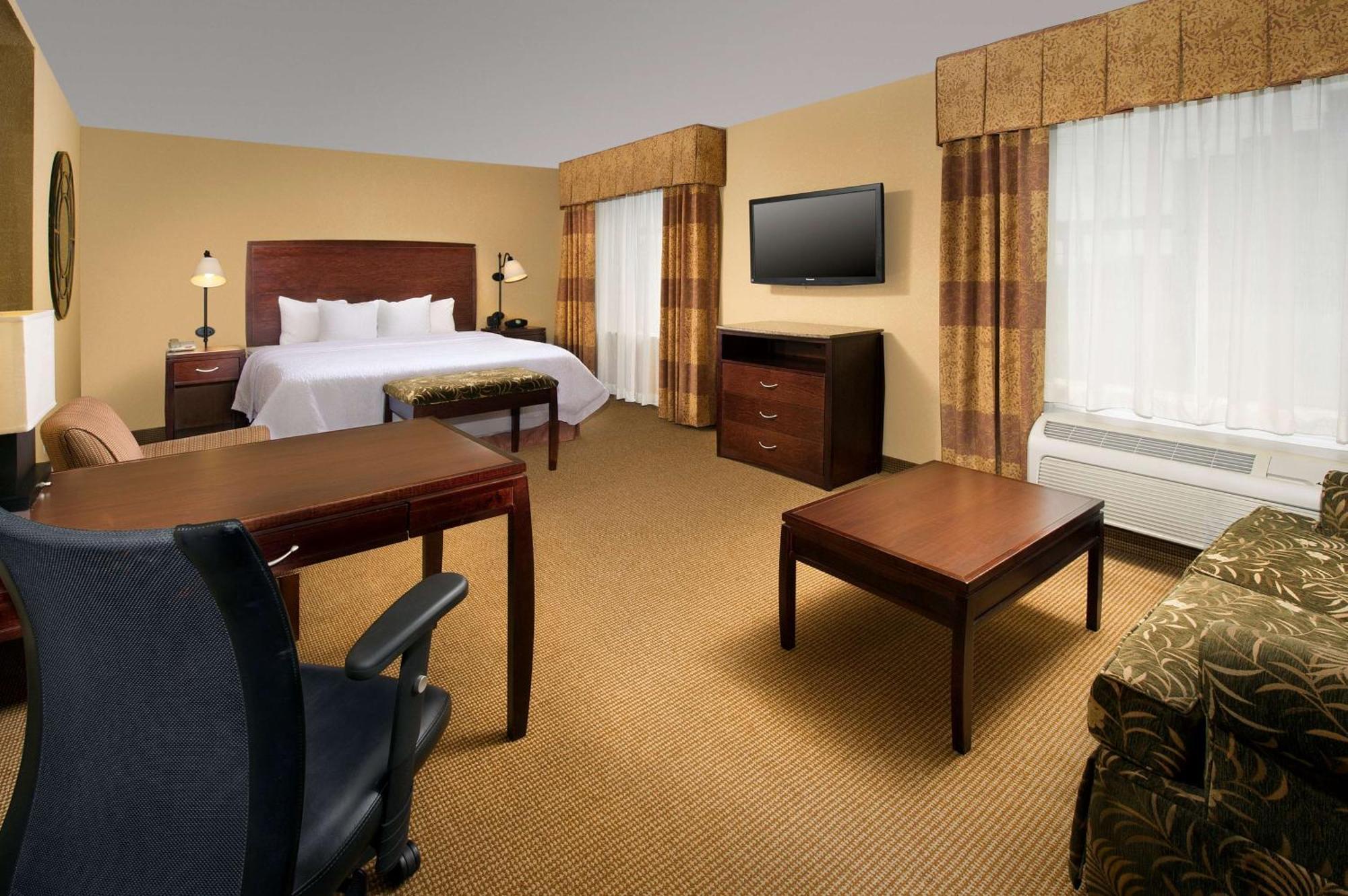 Hampton And Airport Hotel 3*