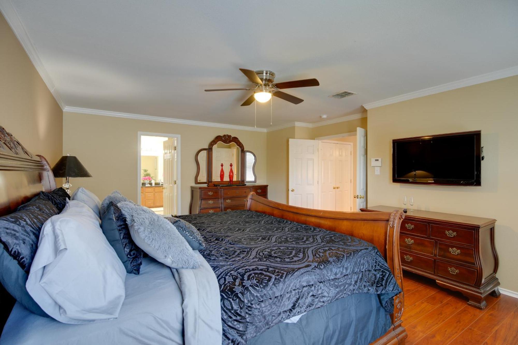 With Pool Access Near Lackland Afb *
