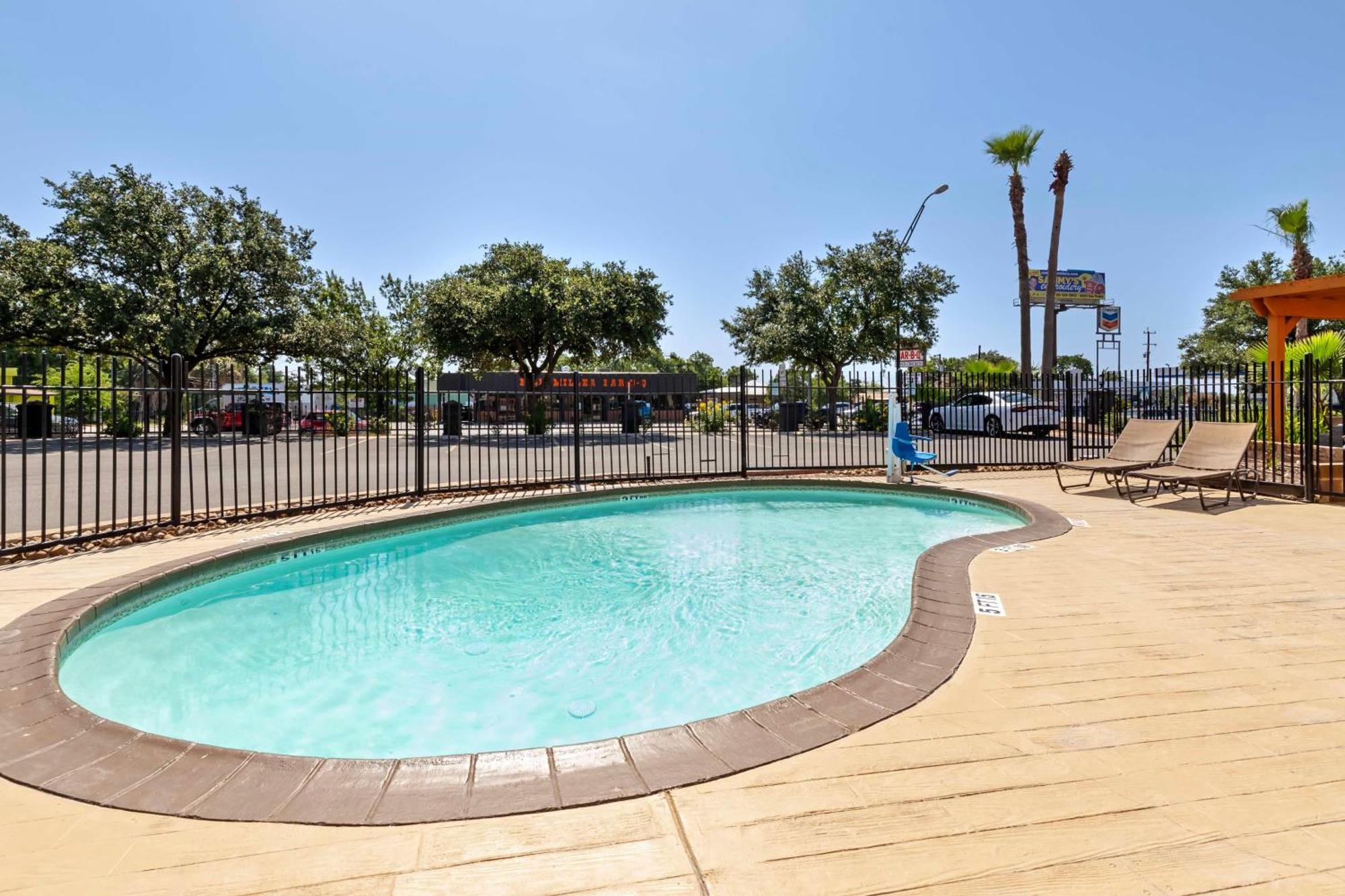 Best Western Plus Downtown North Hotel 3*