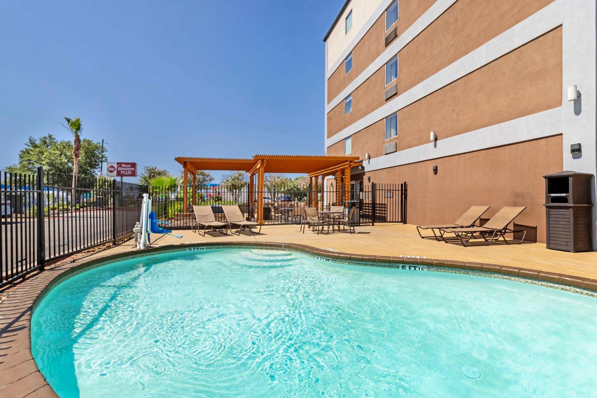 Best Western Plus Downtown North Hotel 3*