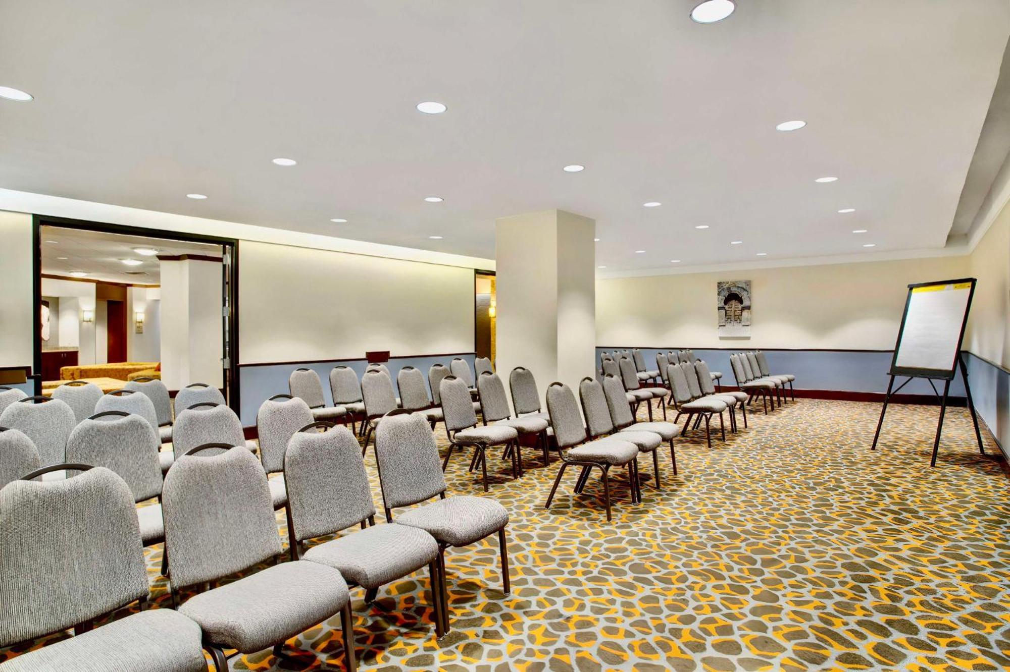 The Emily Morgan - A Doubletree By Hilton Hotel