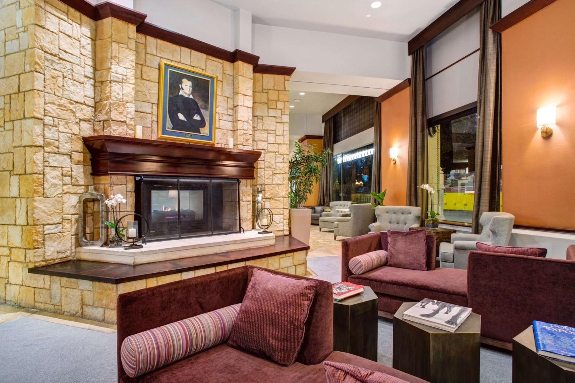 The Emily Morgan - A Doubletree By Hilton Hotel