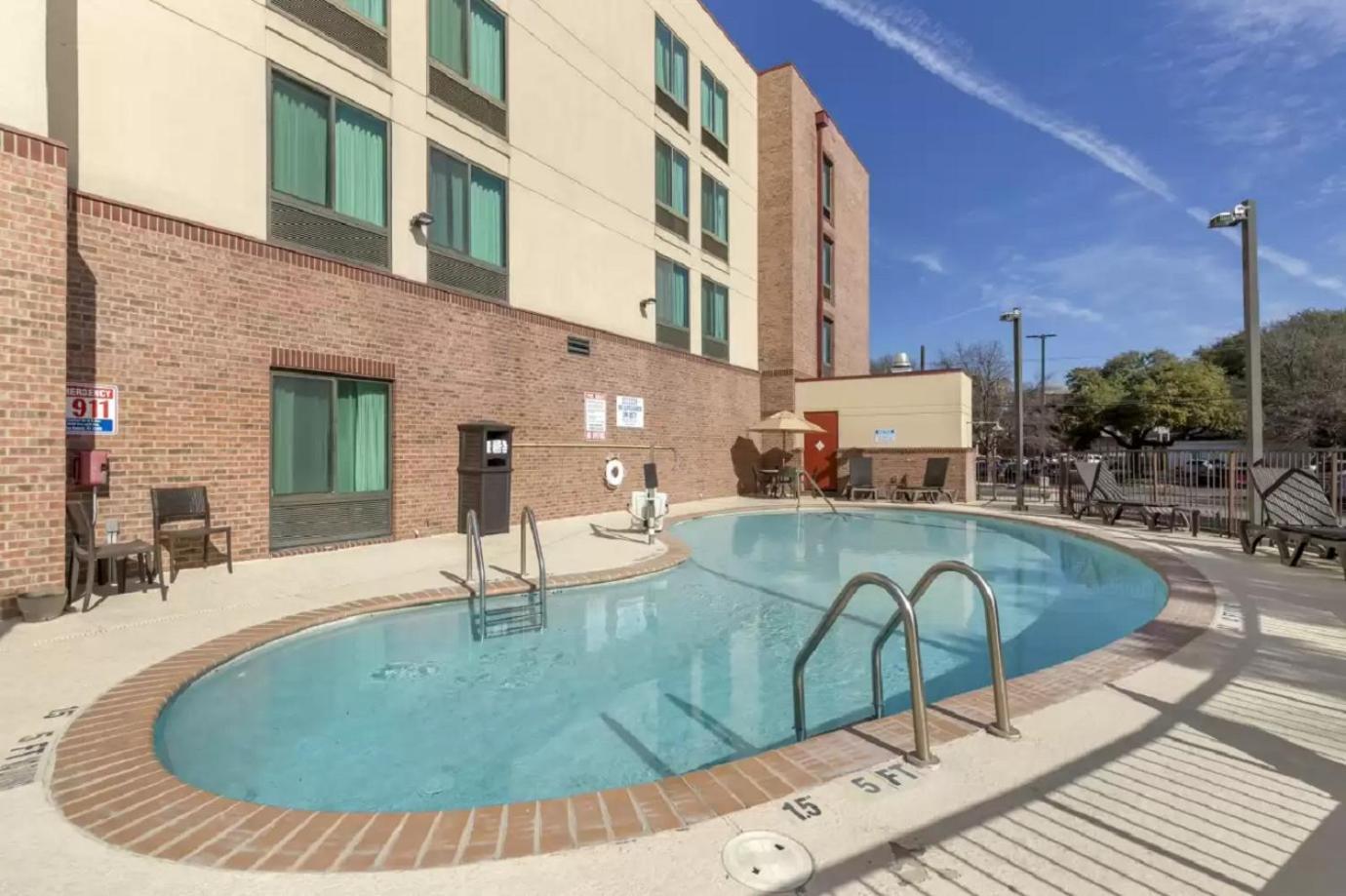Spark By Hilton Airport Hotel 3*