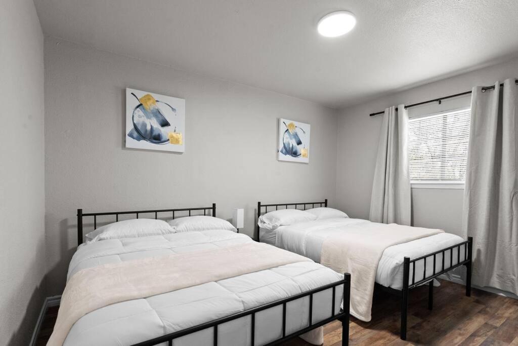 Steps To Lackland Afb & Seaworld Holiday home San Antonio