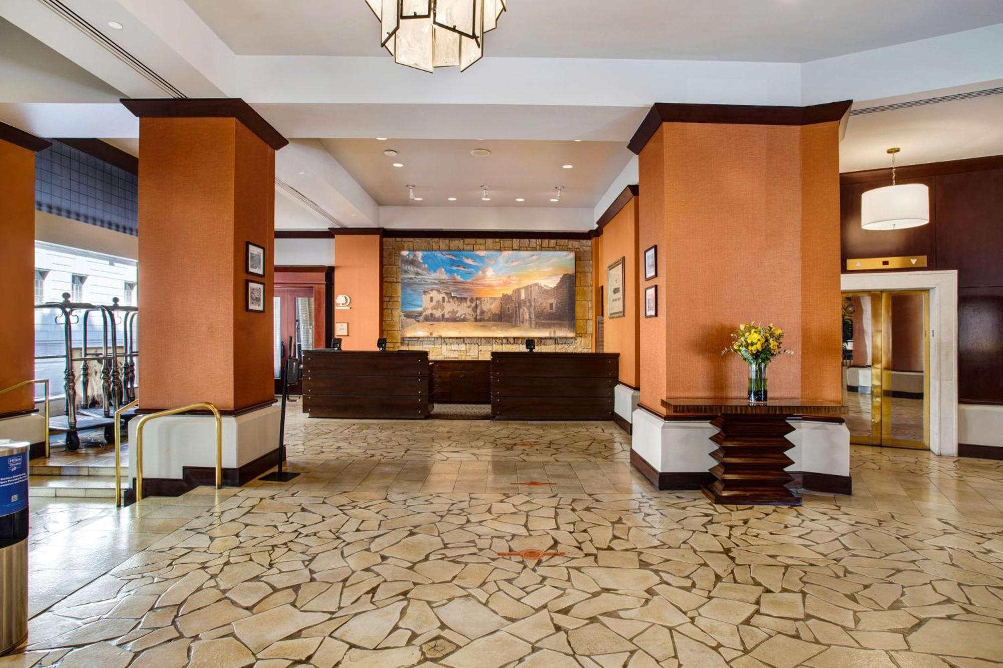 The Emily Morgan - A Doubletree By Hilton