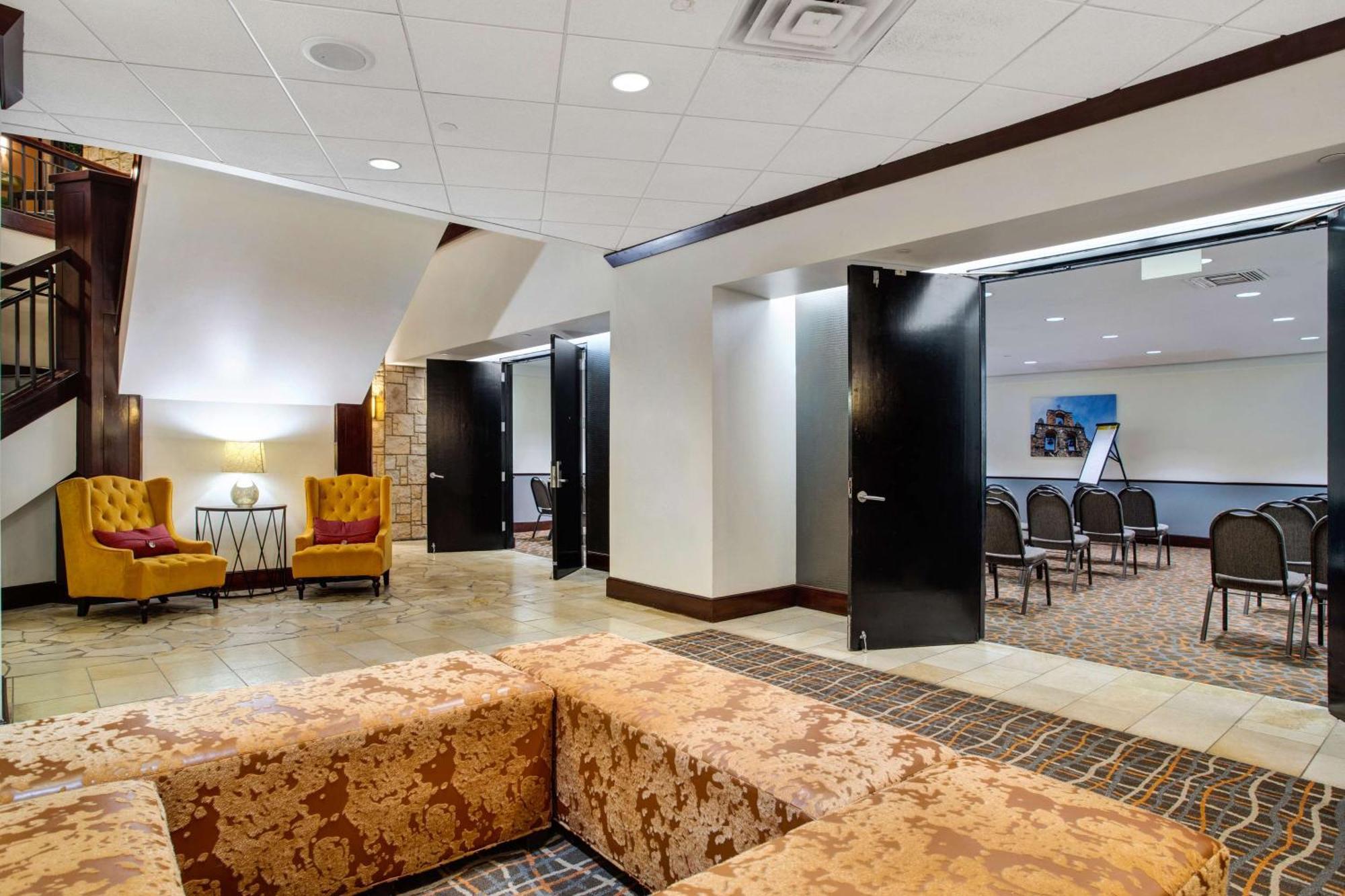 Hotel The Emily Morgan - A Doubletree By Hilton San Antonio