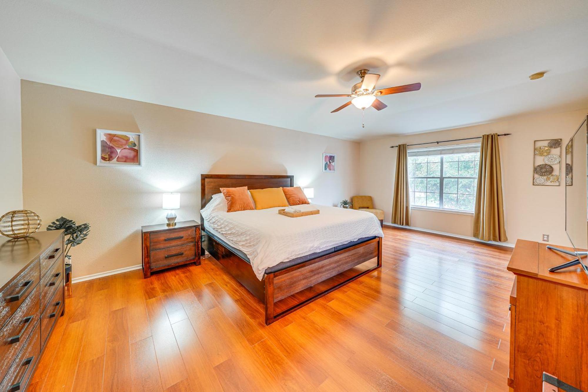 Bright With Game And Pool Access Holiday home San Antonio