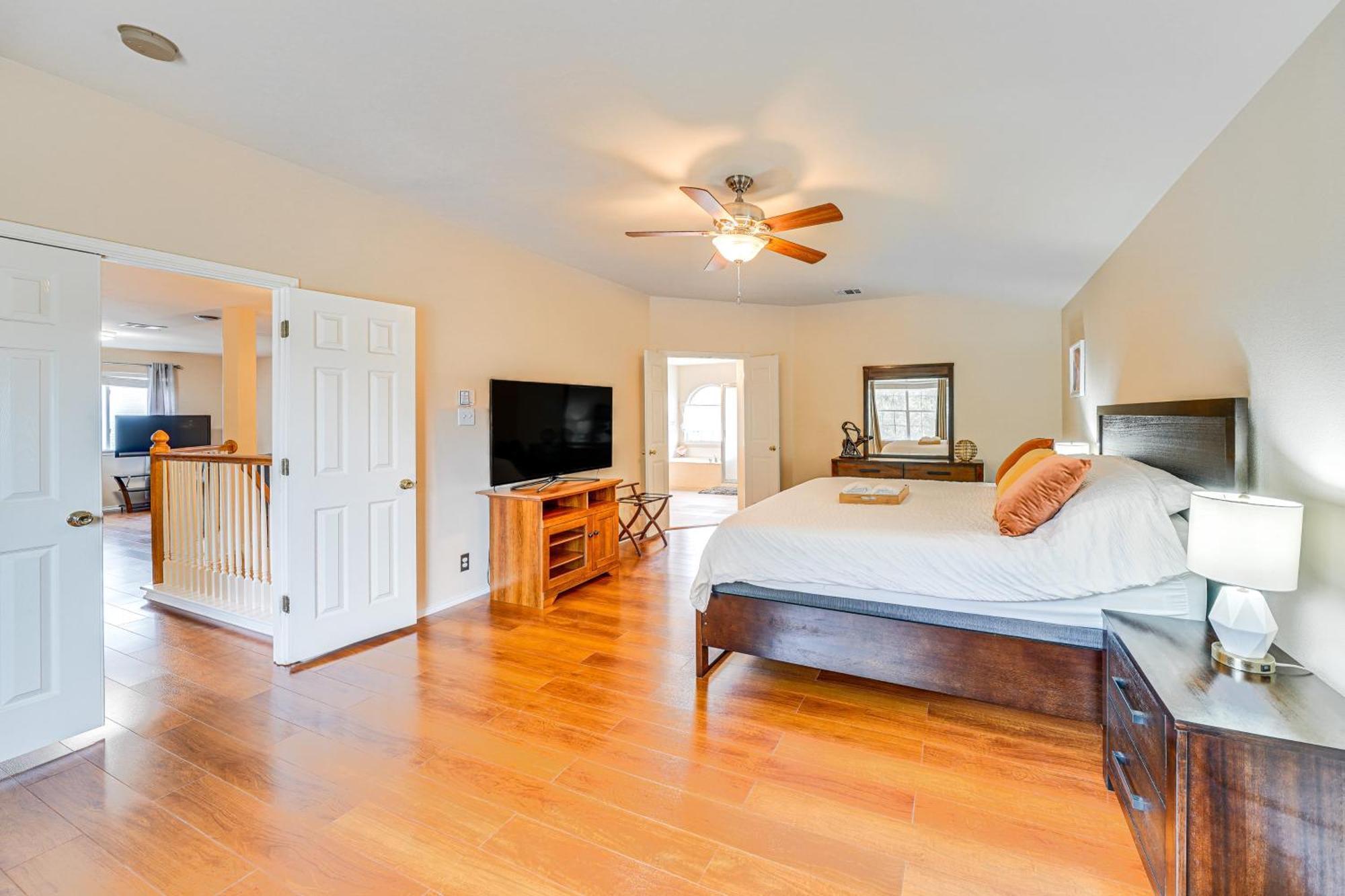 Bright With Game And Pool Access * San Antonio
