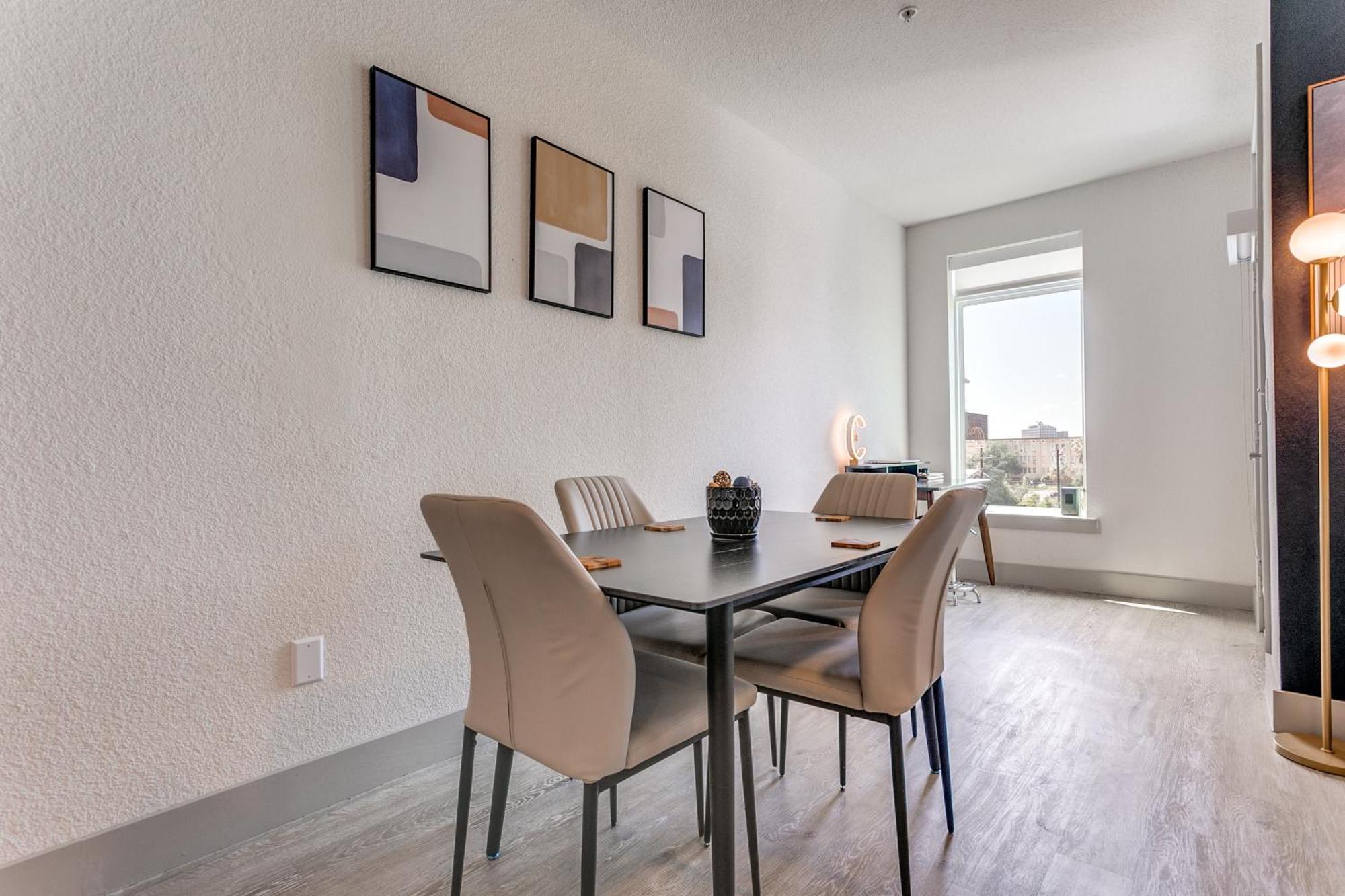 Apartment Stylish Riverview On The Riverwalk #1441 San Antonio