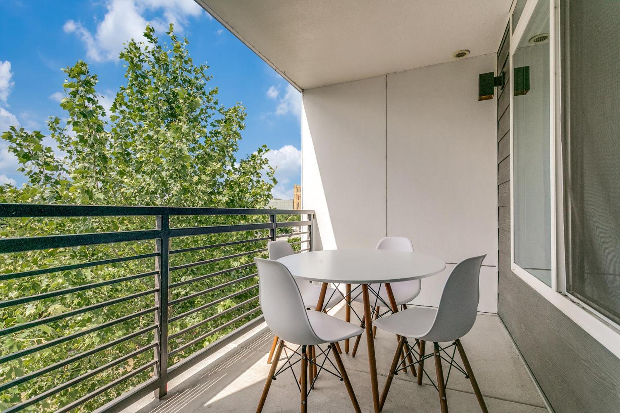 Apartment Stylish Riverview On The Riverwalk #1441 *