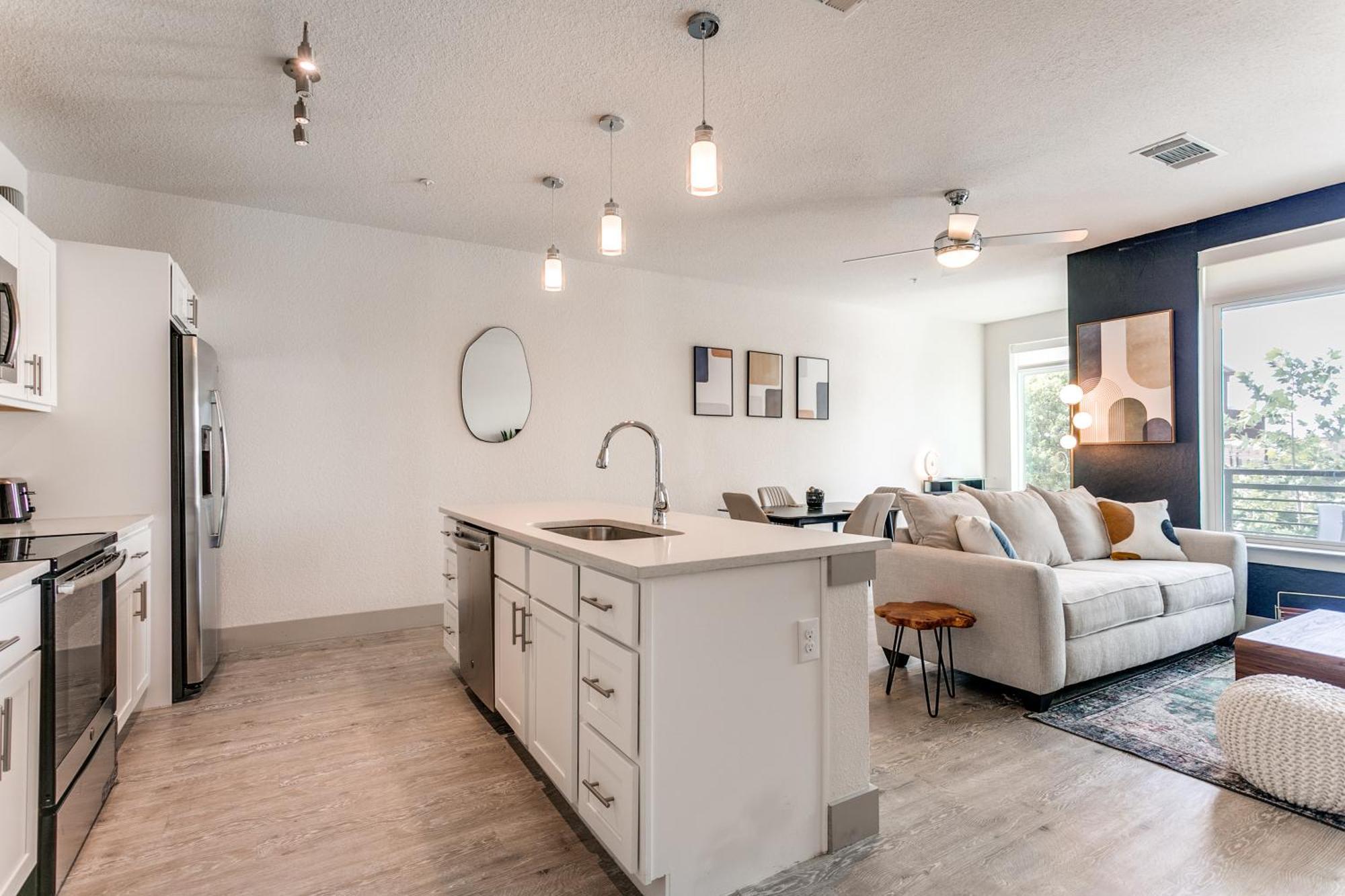 Apartment Stylish Riverview On The Riverwalk #1441 San Antonio