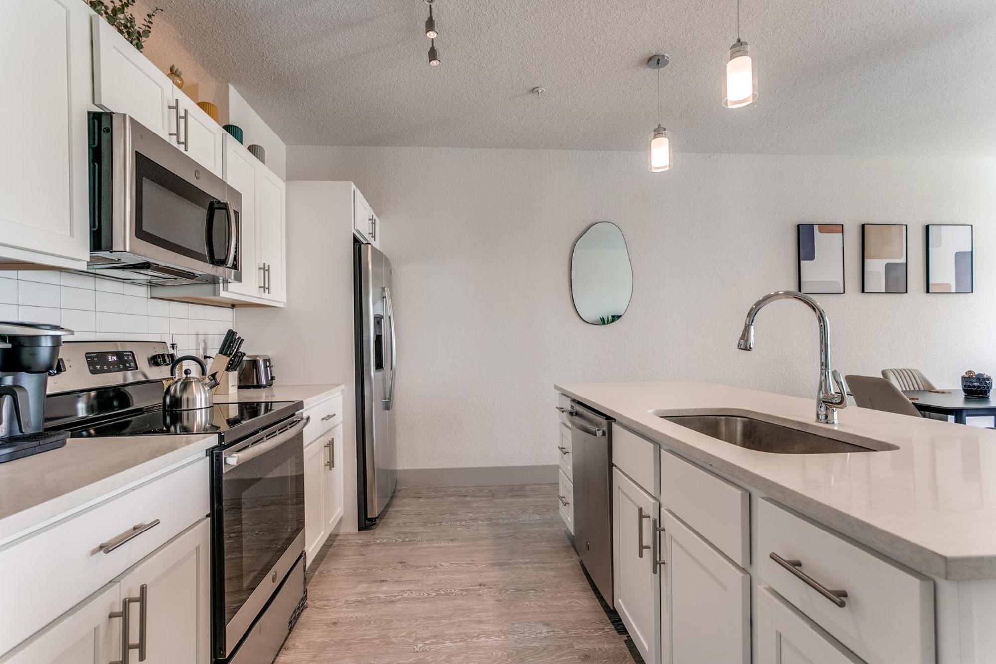 Apartment Stylish Riverview On The Riverwalk #1441