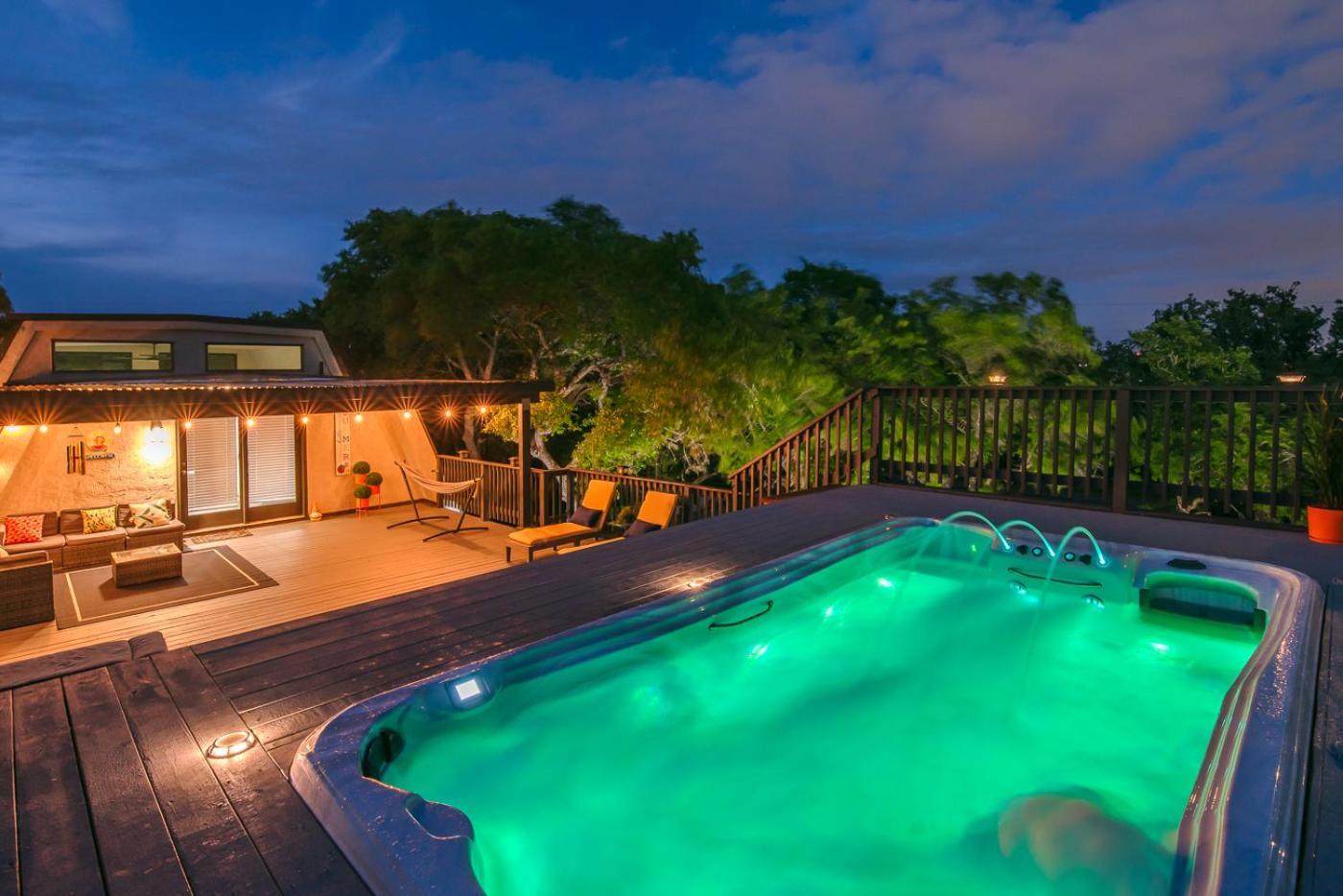 Holiday home Breathtaking Roof Pool Views, Gameroom, Firepit San Antonio