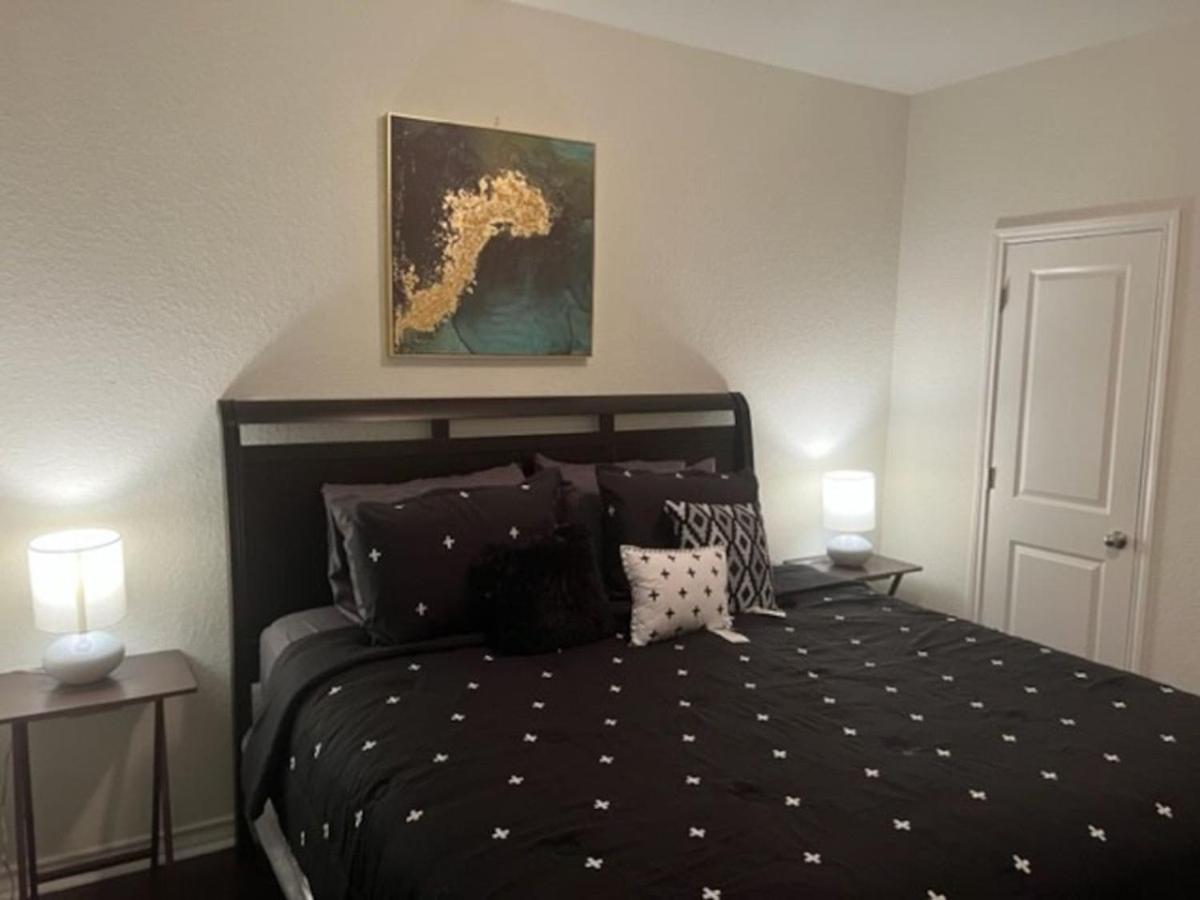 7-br, H. Thea., Near Attrns -st2 San Antonio