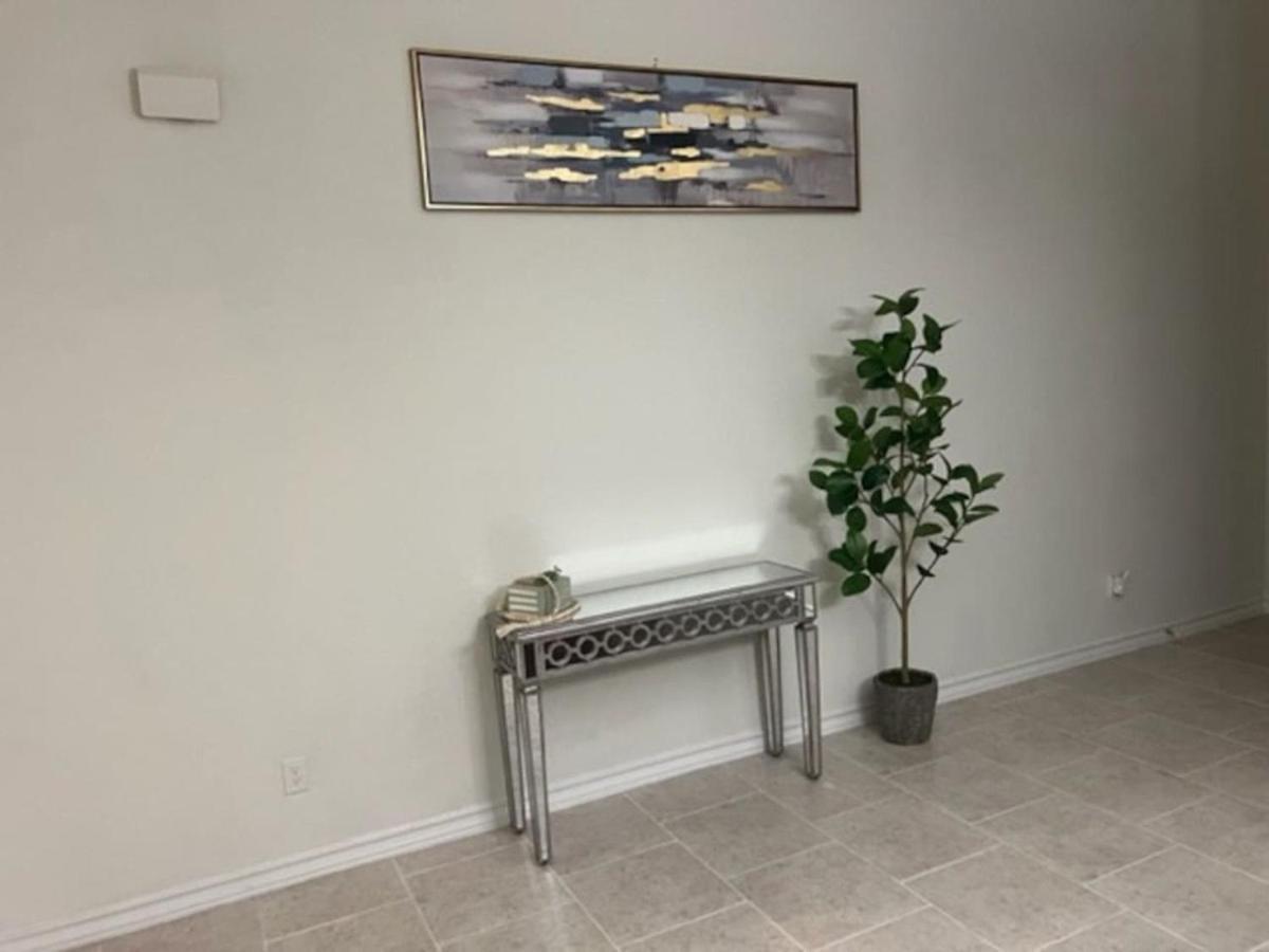 Holiday home 7-br, H. Thea., Near Attrns -st2