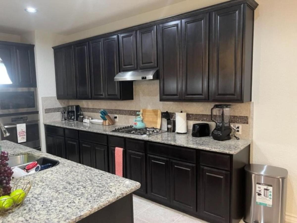 Holiday home 7-br, H. Thea., Near Attrns -st2