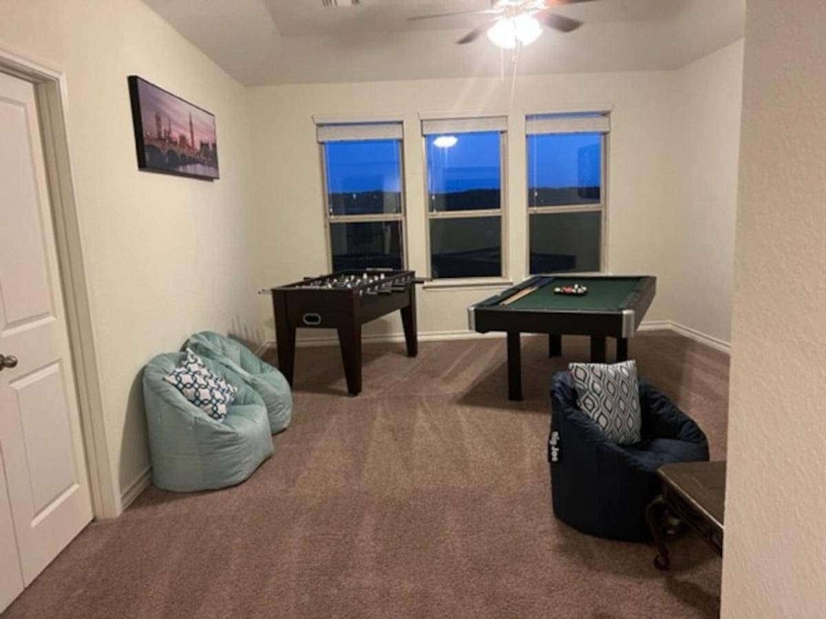 Holiday home 7-br, H. Thea., Near Attrns -st2 *