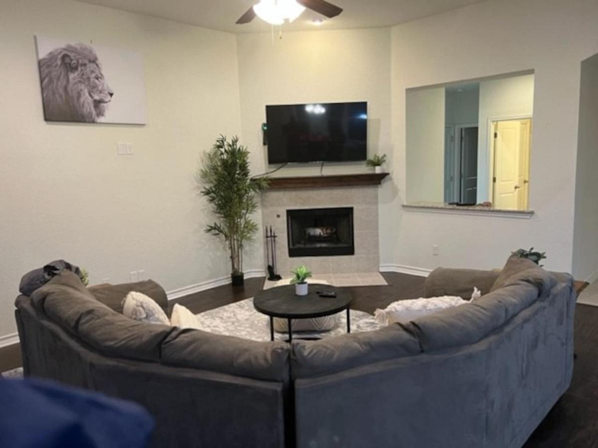 7-br, H. Thea., Near Attrns -st2 San Antonio