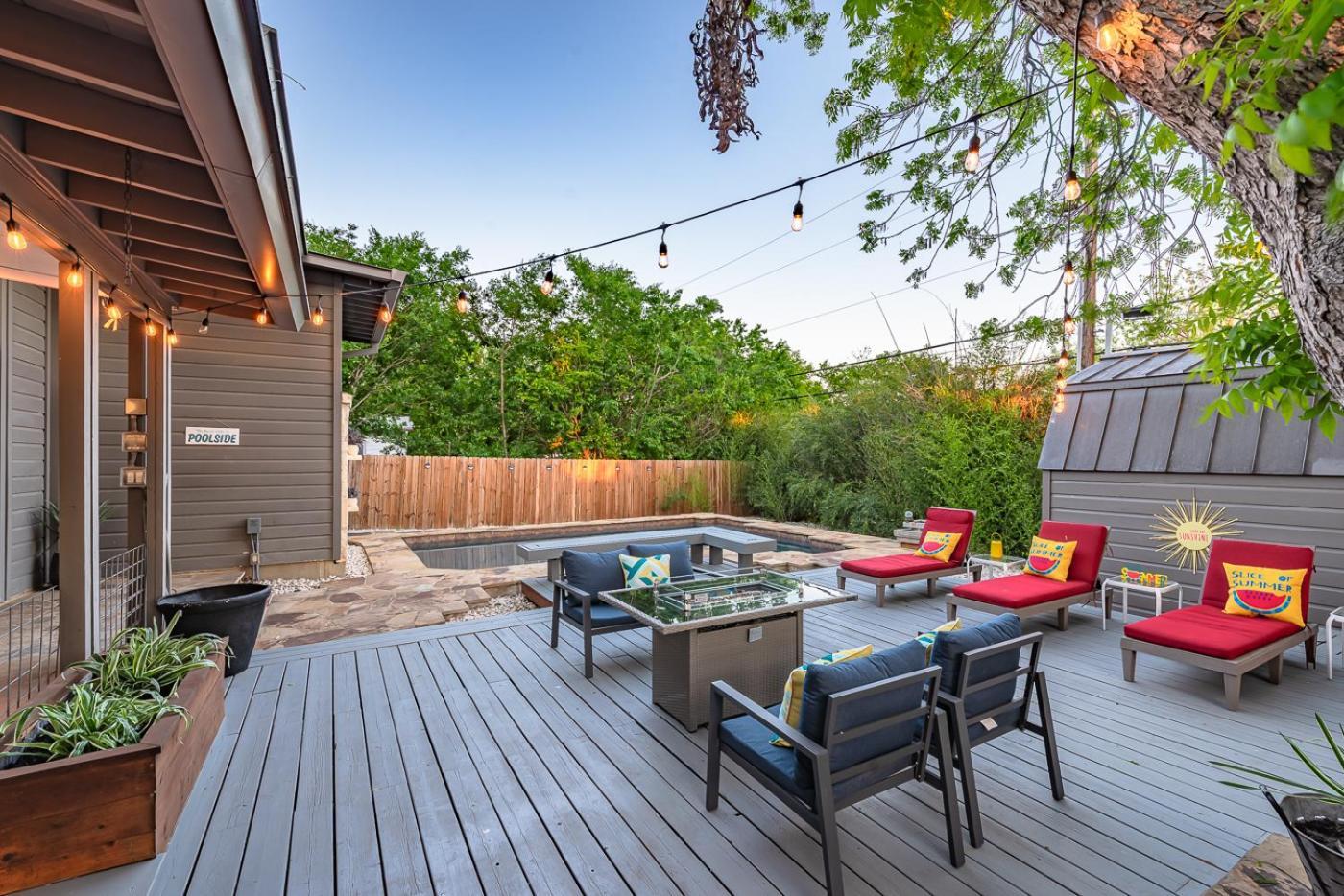 Serene Pool & Firepit In Stunning By Airport Holiday home *