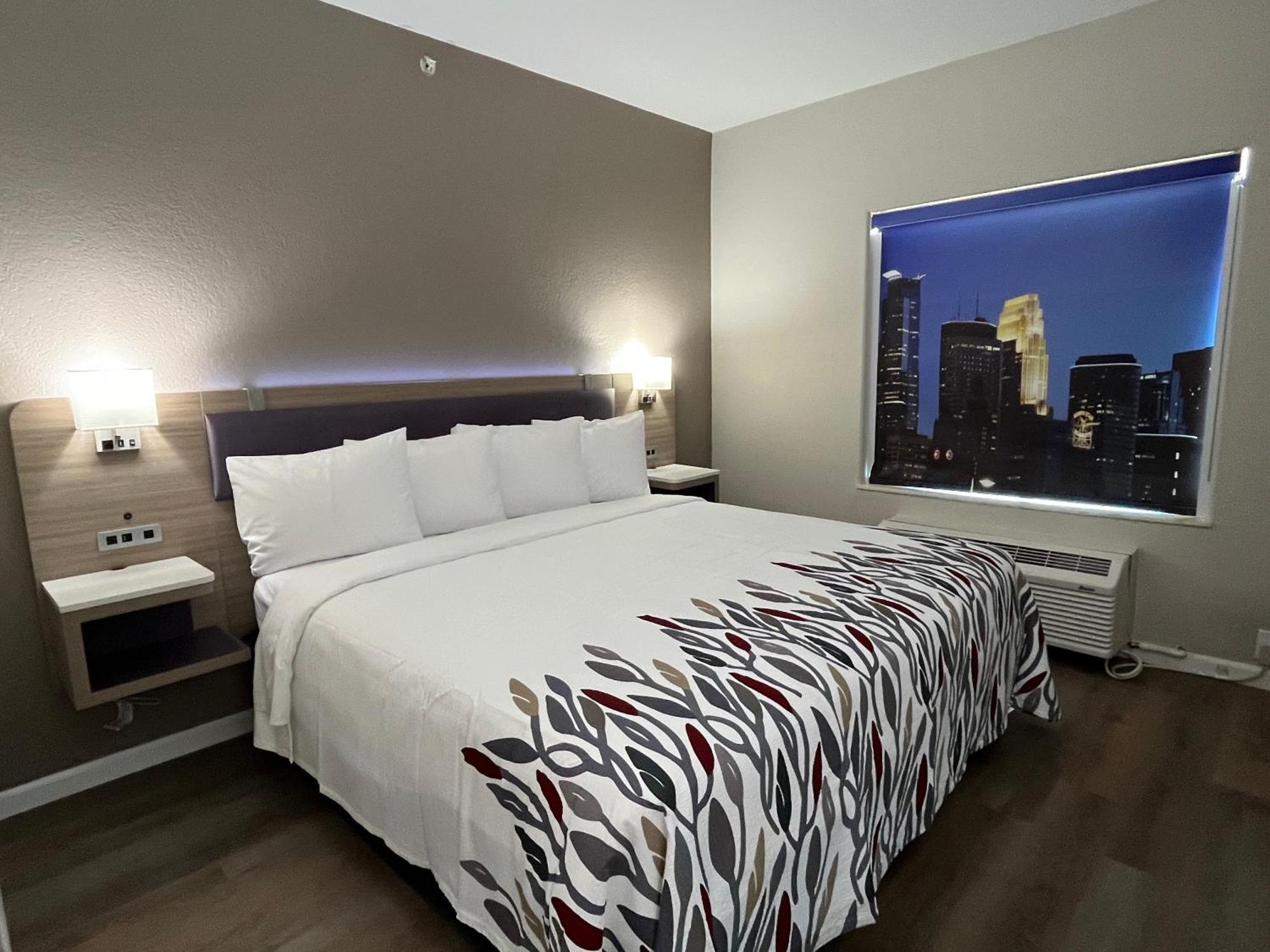 Hotel Red Roof Northeast 3*