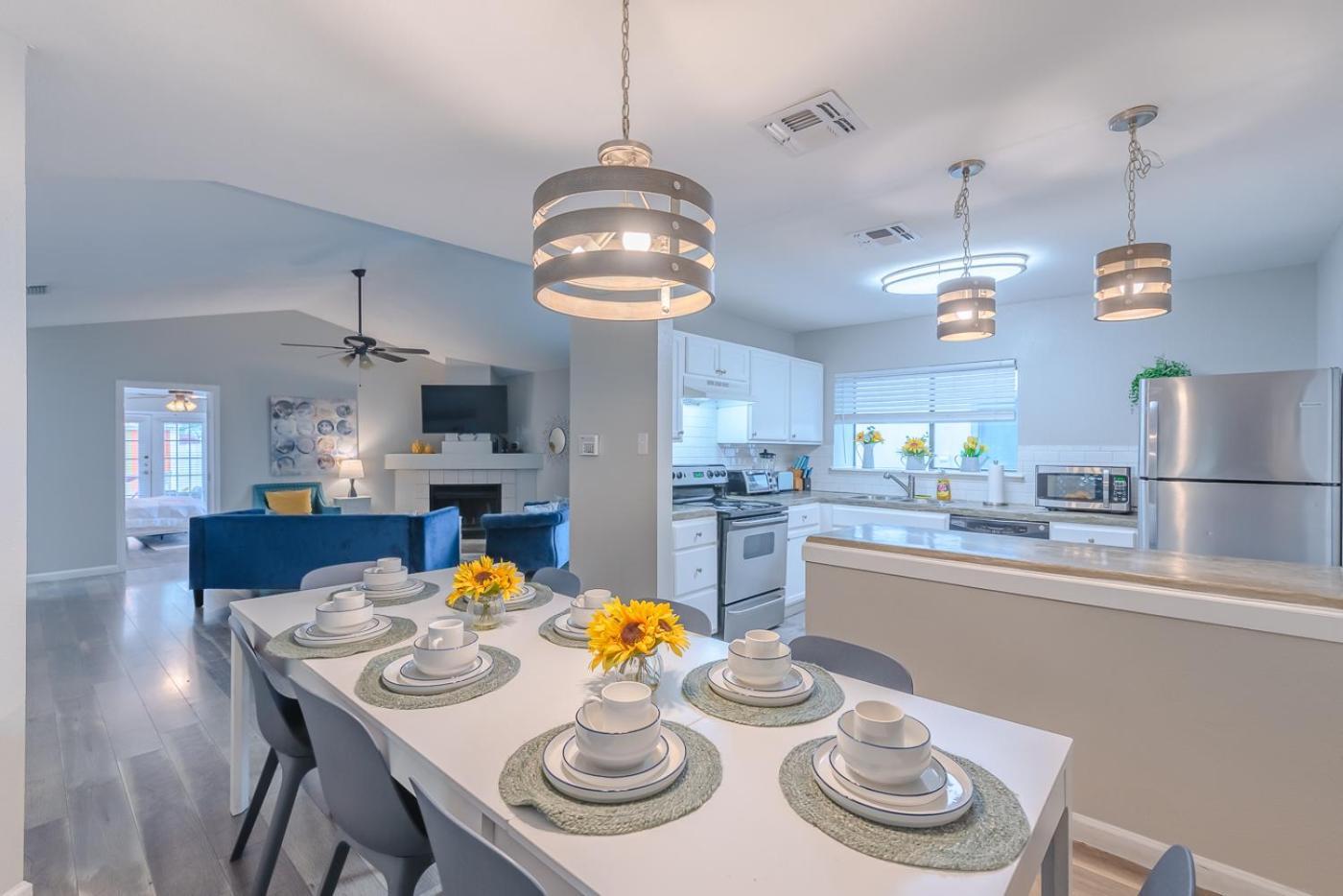 Holiday home Superb House By Seaworld, Private Pool & Gameroom