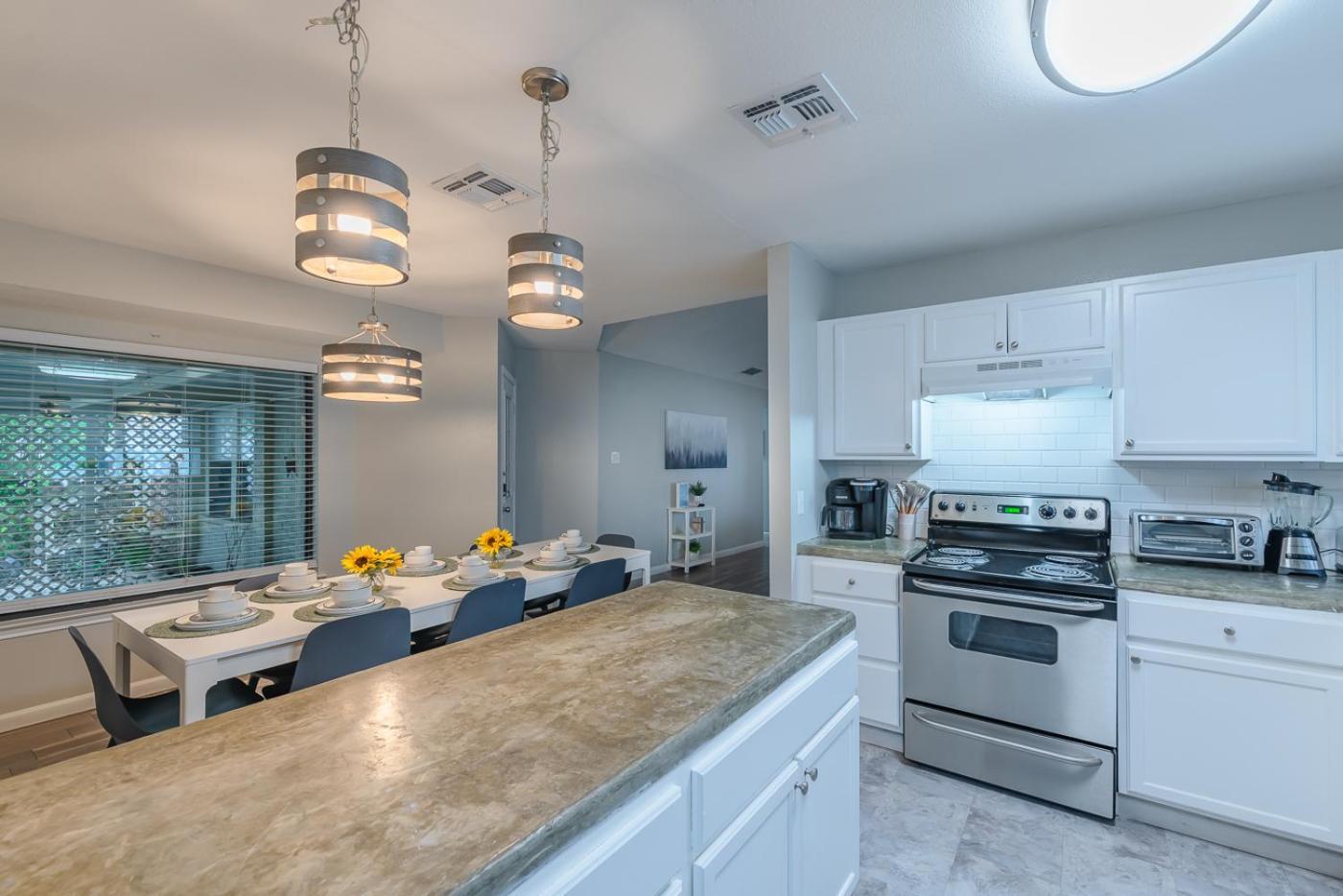 Holiday home Superb House By Seaworld, Private Pool & Gameroom