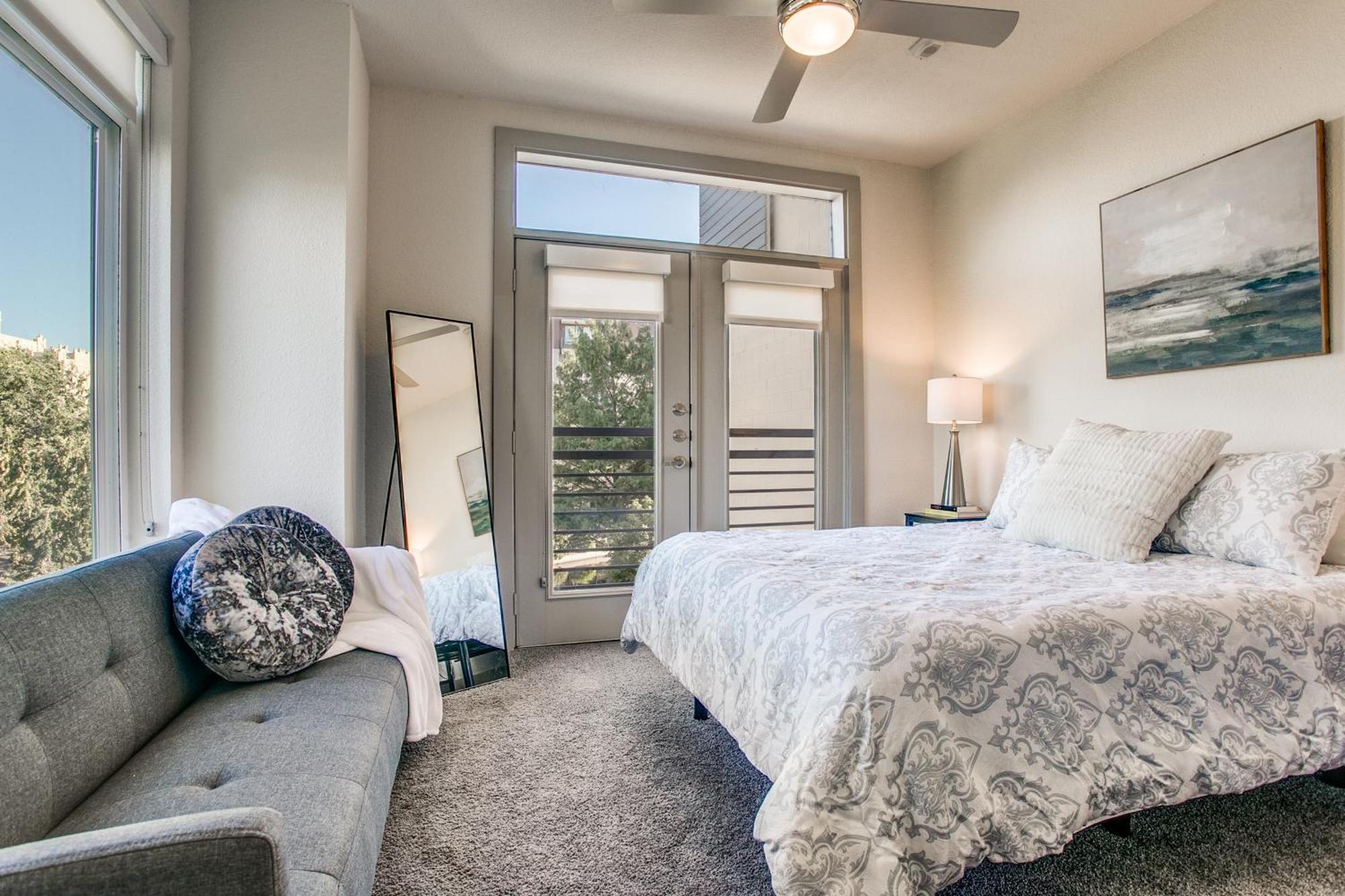Luxury Facing Riverwalk Free Parking Pet Friendly Centrally Located