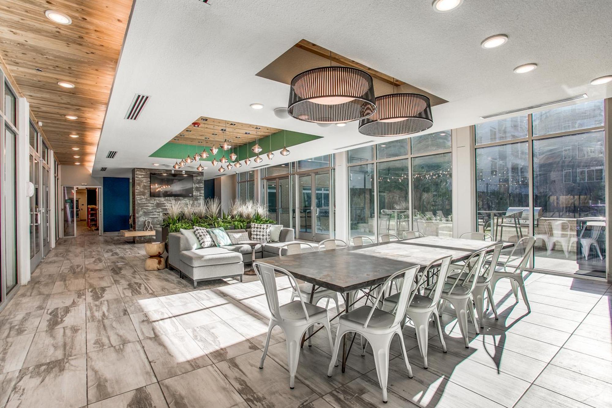 Luxury Facing Riverwalk Free Parking Pet Friendly Centrally Located