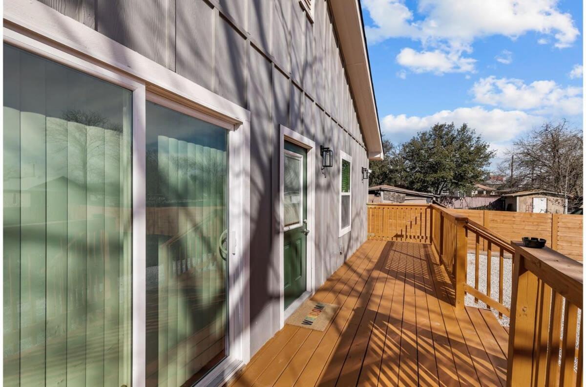 Retreat To A Brand-new Downtown 4br3ba