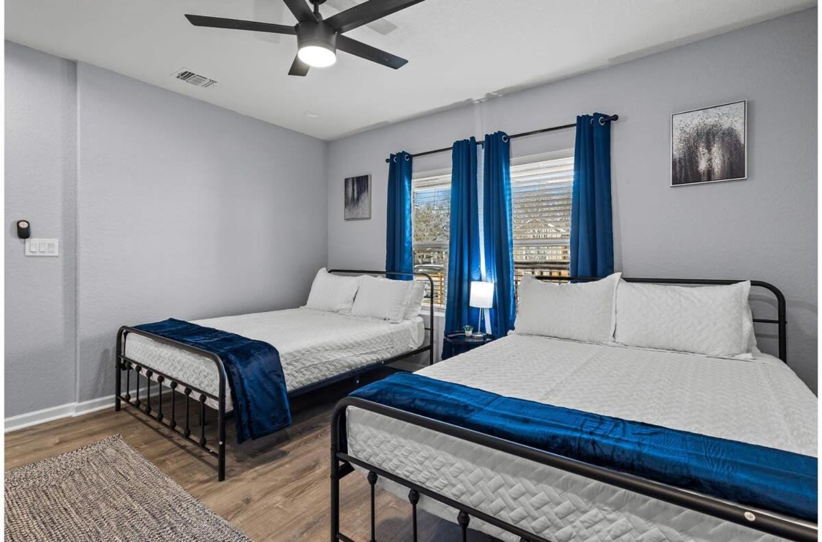 Retreat To A Brand-new Downtown 4br3ba San Antonio