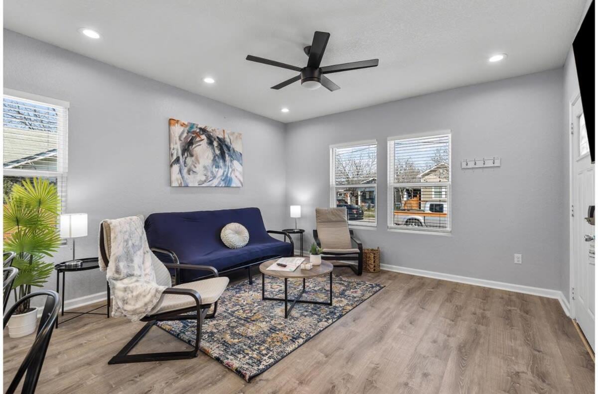Retreat To A Brand-new Downtown 4br3ba Holiday home *