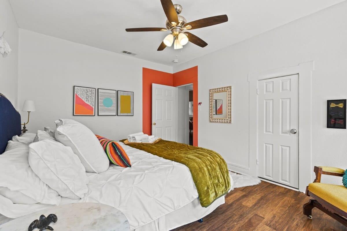 Holiday home Gorgeous Artistic Fully Fenced Near Downtown