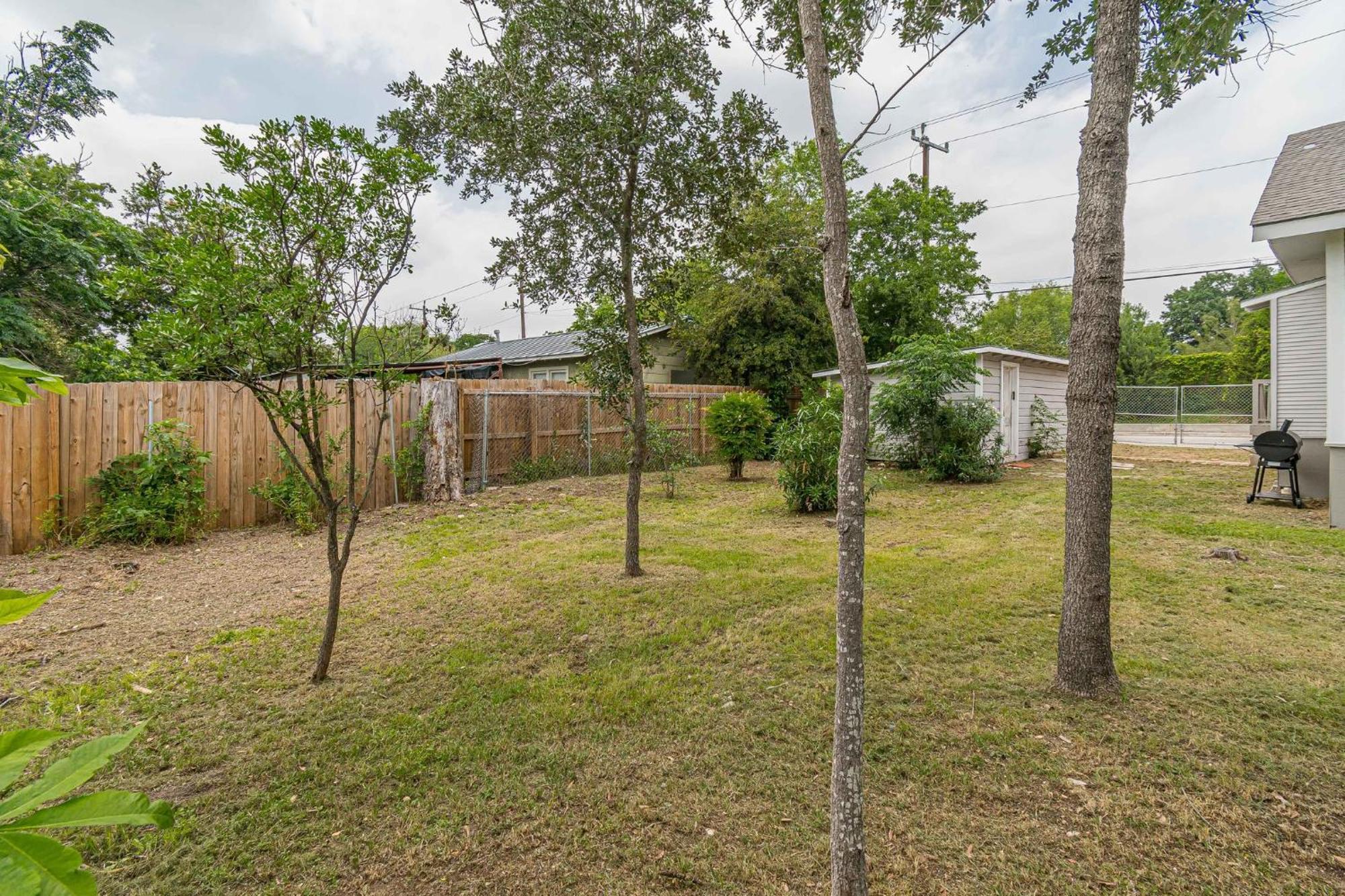 Holiday home Free Parking, Walk To Botanical Garden, Ps4, Grill, Private Fenced Backyard, Pets Allowed San Antonio