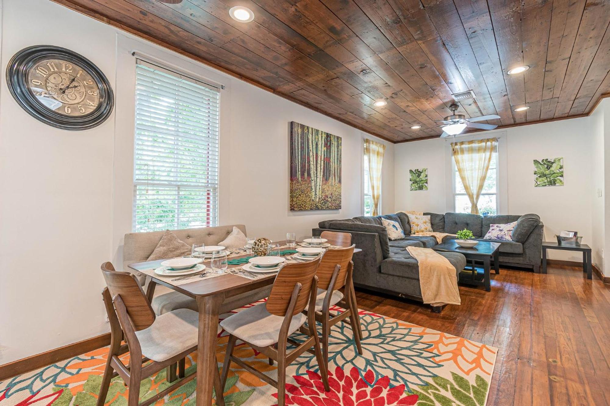 Free Parking, Walk To Botanical Garden, Ps4, Grill, Private Fenced Backyard, Pets Allowed Holiday home