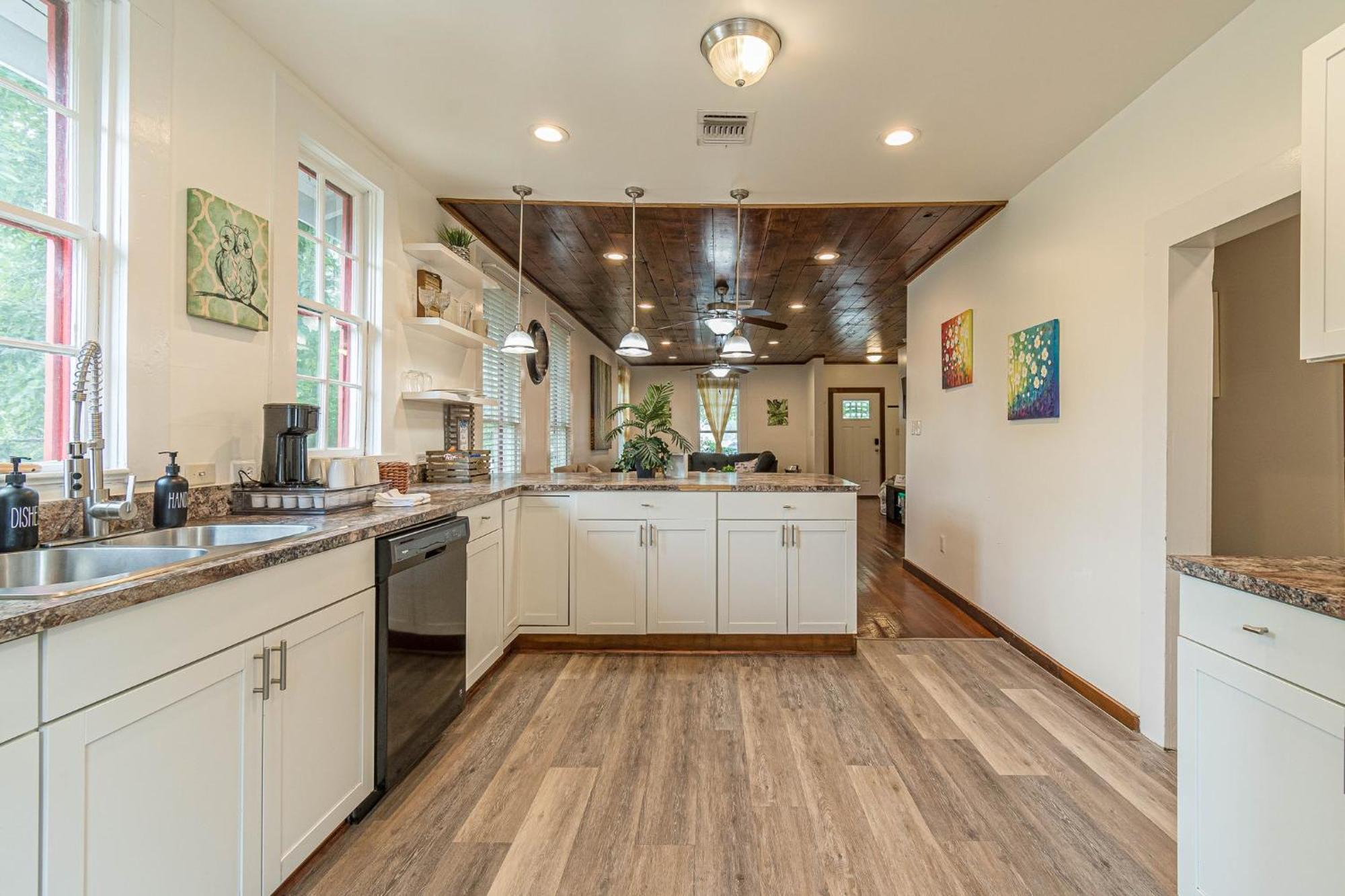 Holiday home Free Parking, Walk To Botanical Garden, Ps4, Grill, Private Fenced Backyard, Pets Allowed San Antonio
