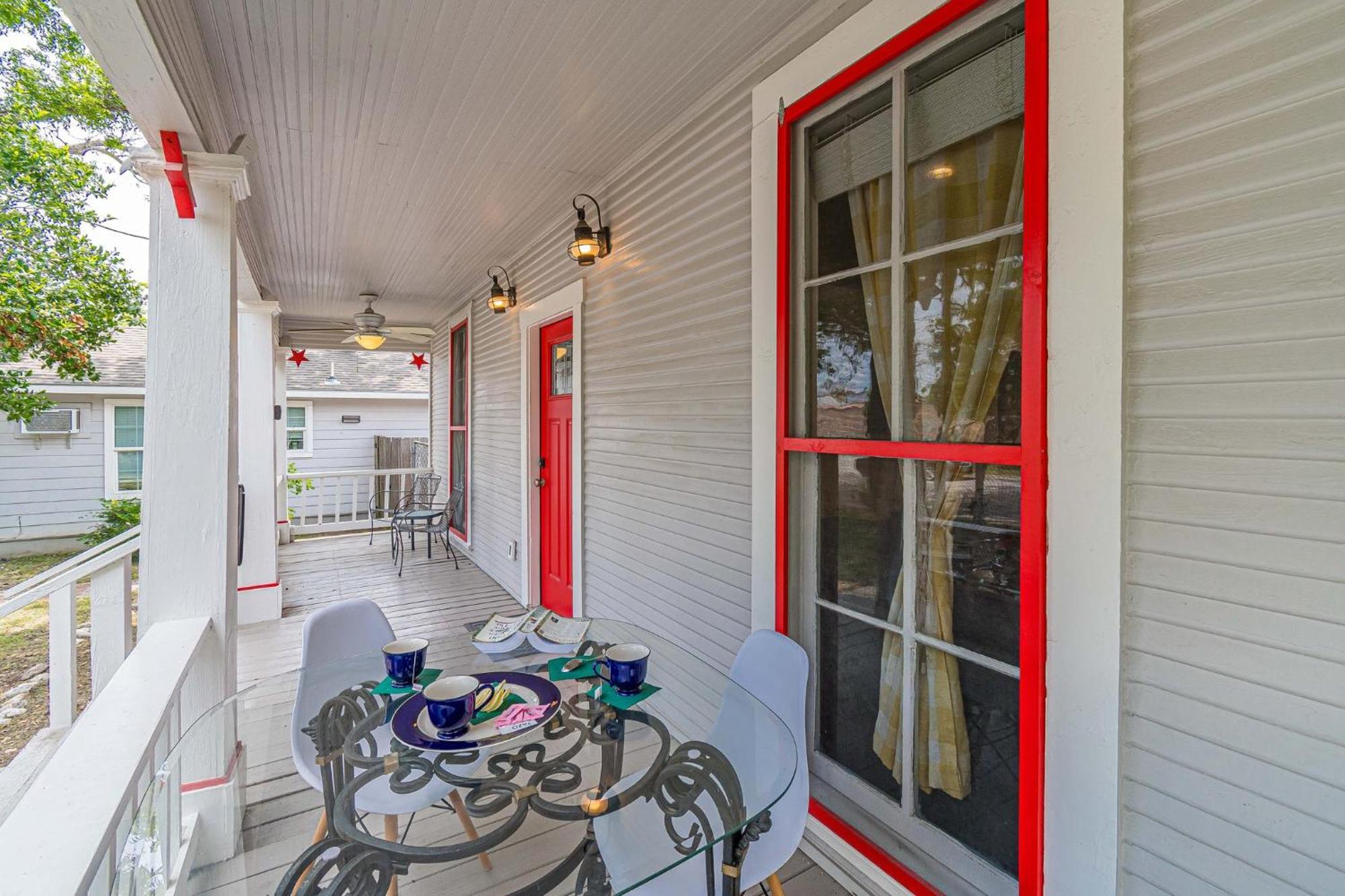 Free Parking, Walk To Botanical Garden, Ps4, Grill, Private Fenced Backyard, Pets Allowed Holiday home *