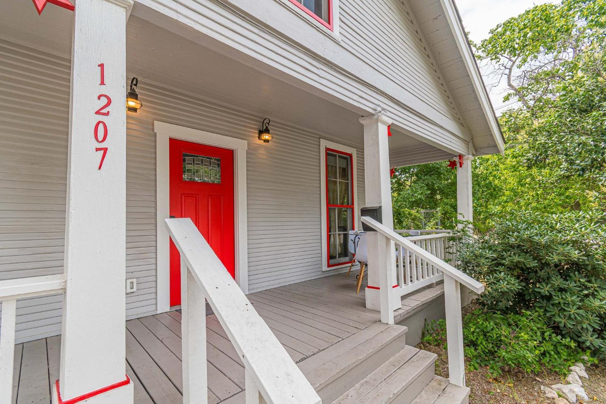 Free Parking, Walk To Botanical Garden, Ps4, Grill, Private Fenced Backyard, Pets Allowed Holiday home San Antonio