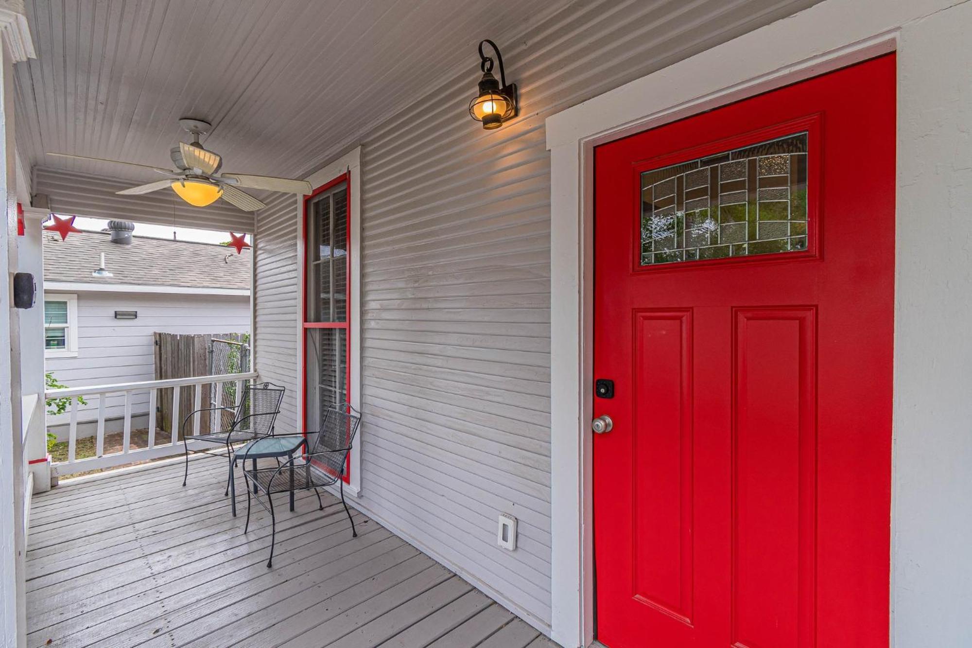 Free Parking, Walk To Botanical Garden, Ps4, Grill, Private Fenced Backyard, Pets Allowed San Antonio