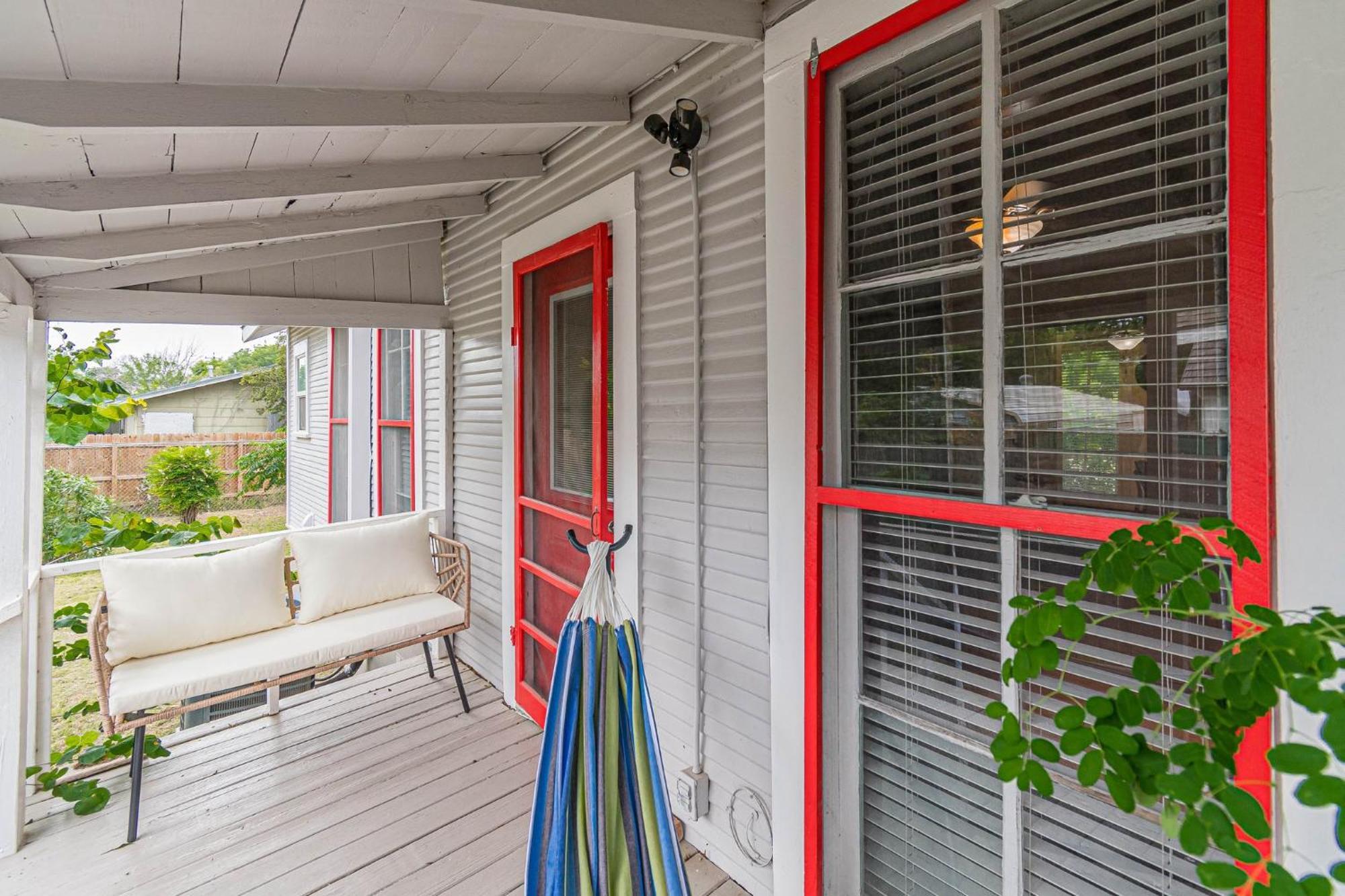 Free Parking, Walk To Botanical Garden, Ps4, Grill, Private Fenced Backyard, Pets Allowed Holiday home *