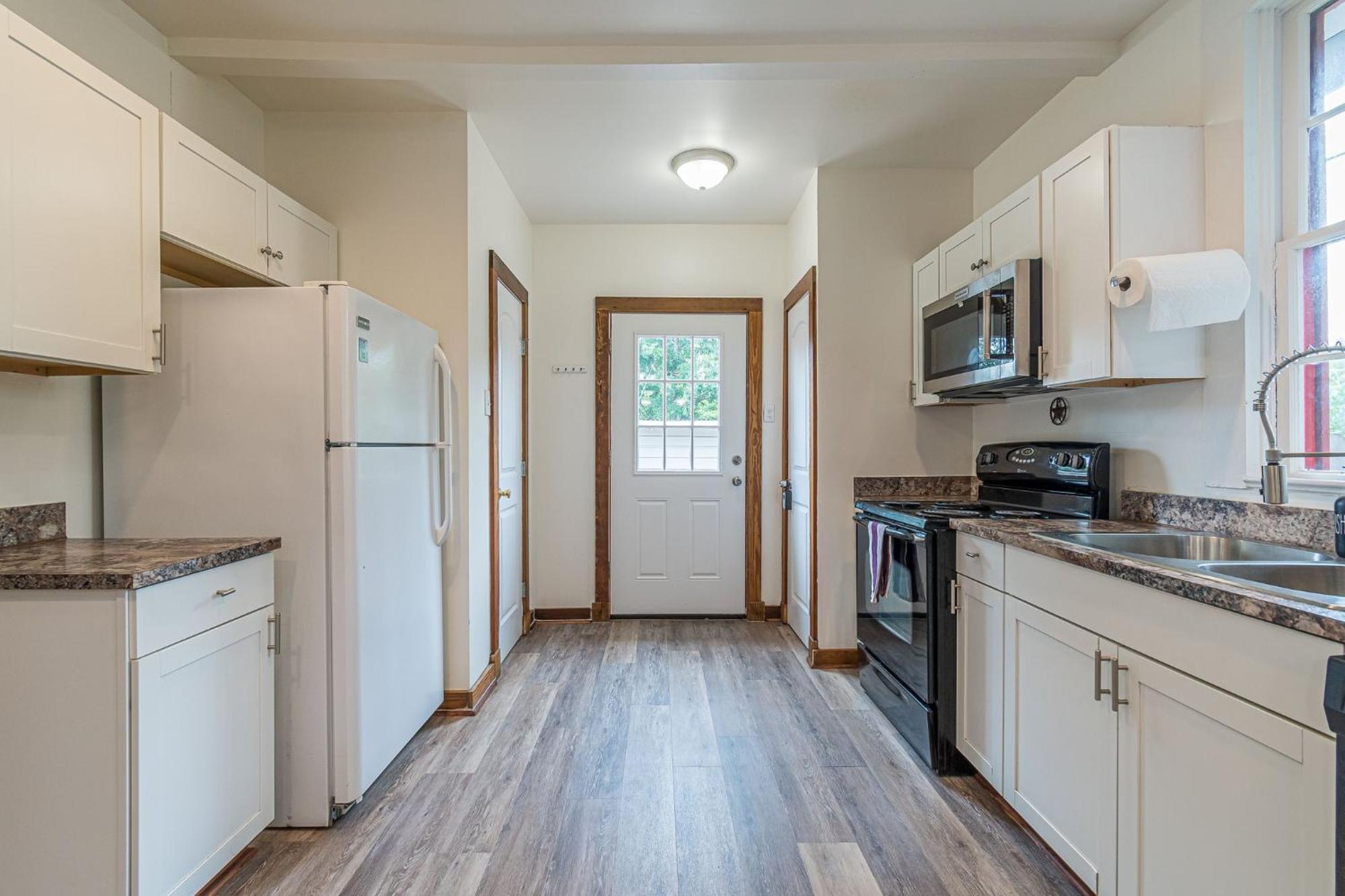 Free Parking, Walk To Botanical Garden, Ps4, Grill, Private Fenced Backyard, Pets Allowed Holiday home *