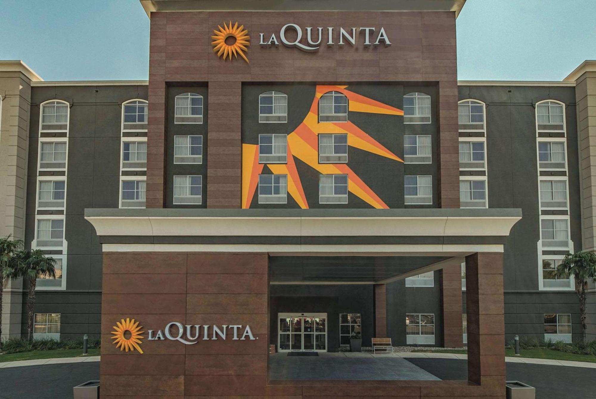 La Quinta & By Wyndham Downtown Hotel