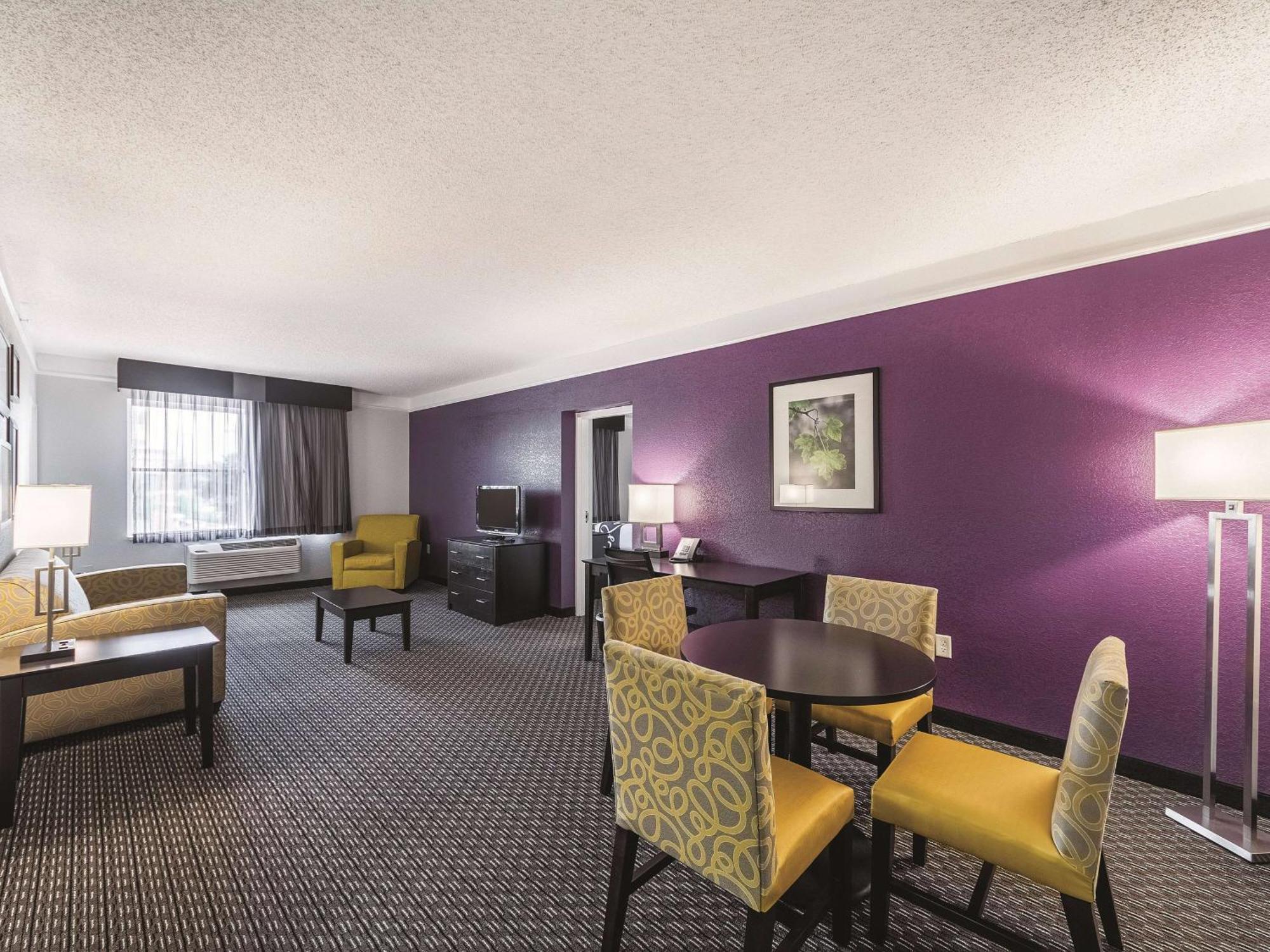 La Quinta & By Wyndham Downtown Hotel San Antonio