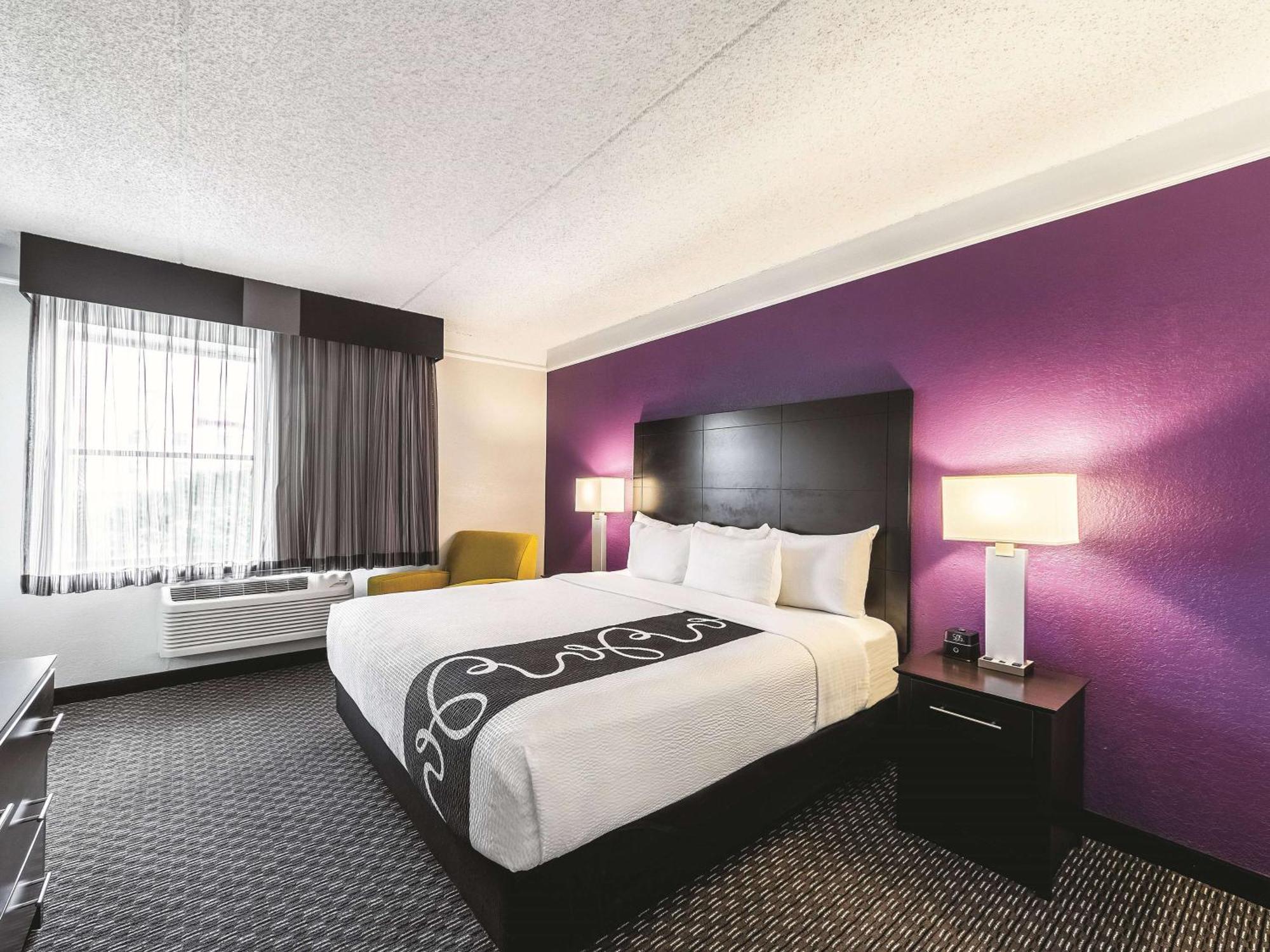 La Quinta & By Wyndham Downtown 3*