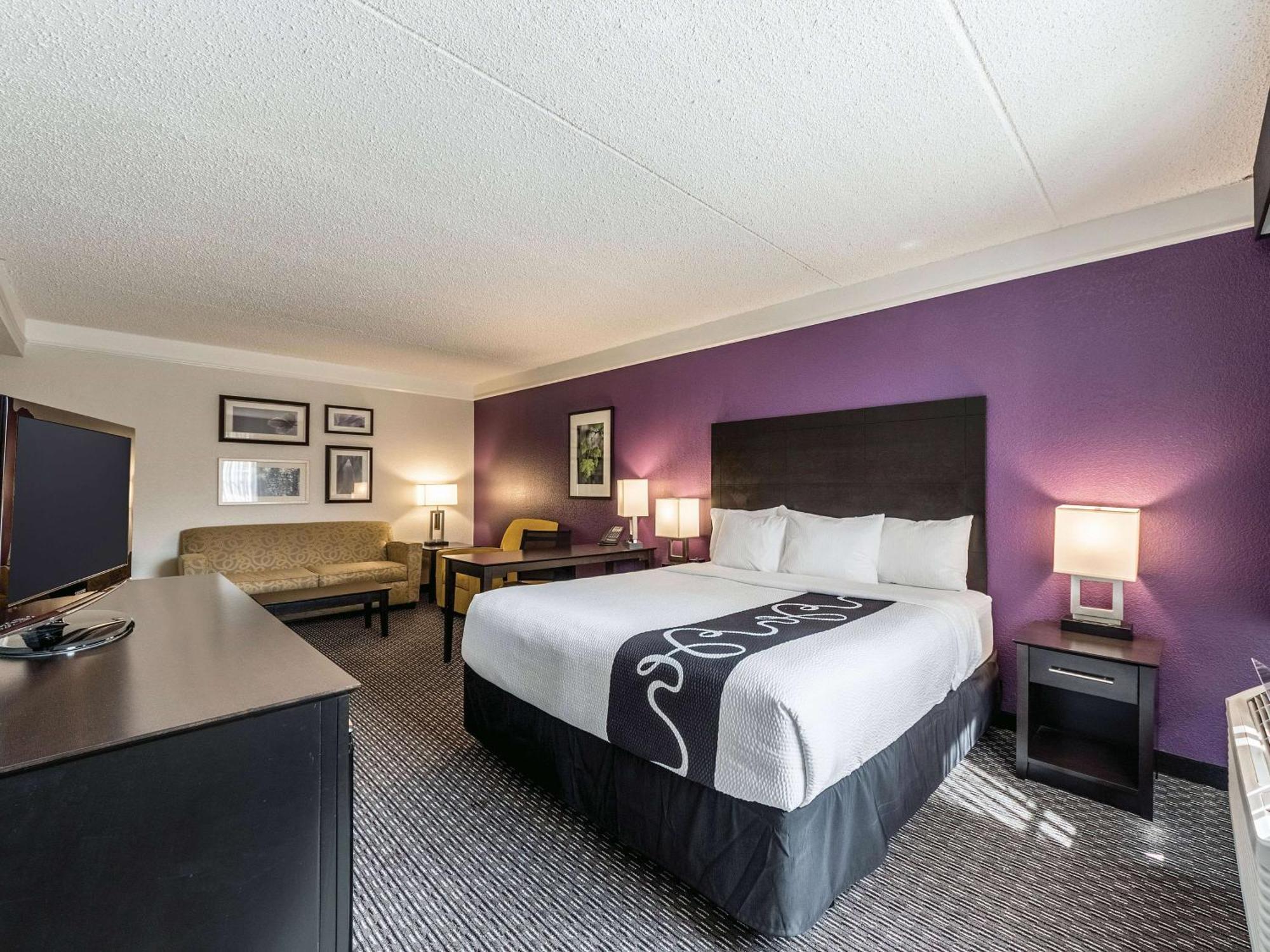 Hotel La Quinta & By Wyndham Downtown 3*