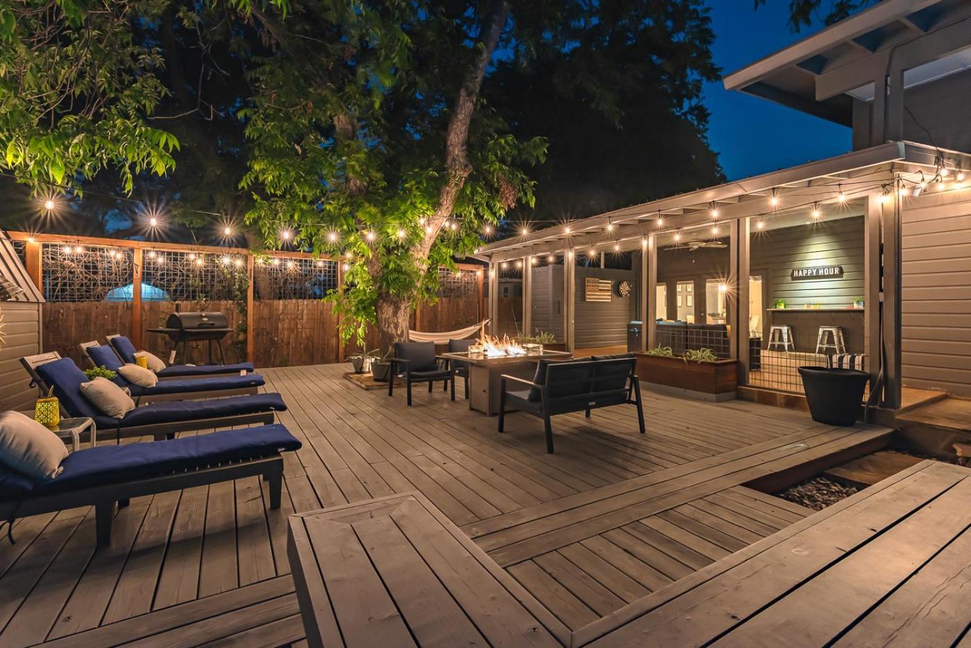 Holiday home Serene Pool & Firepit In Stunning By Airport *